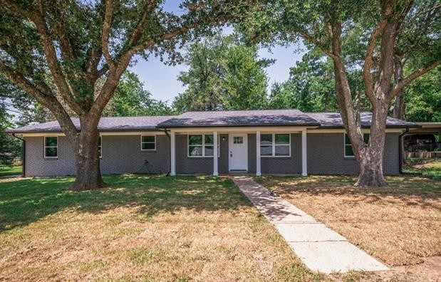 405 Pecan Property Photo 1