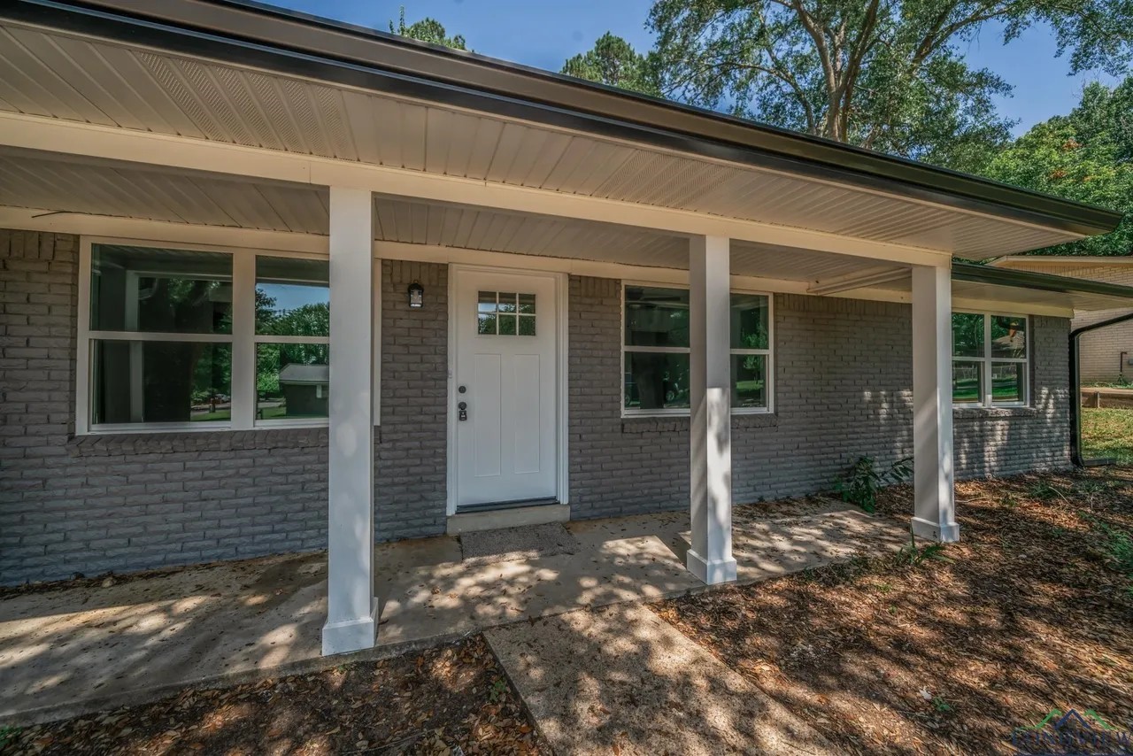 405 Pecan Property Photo 2