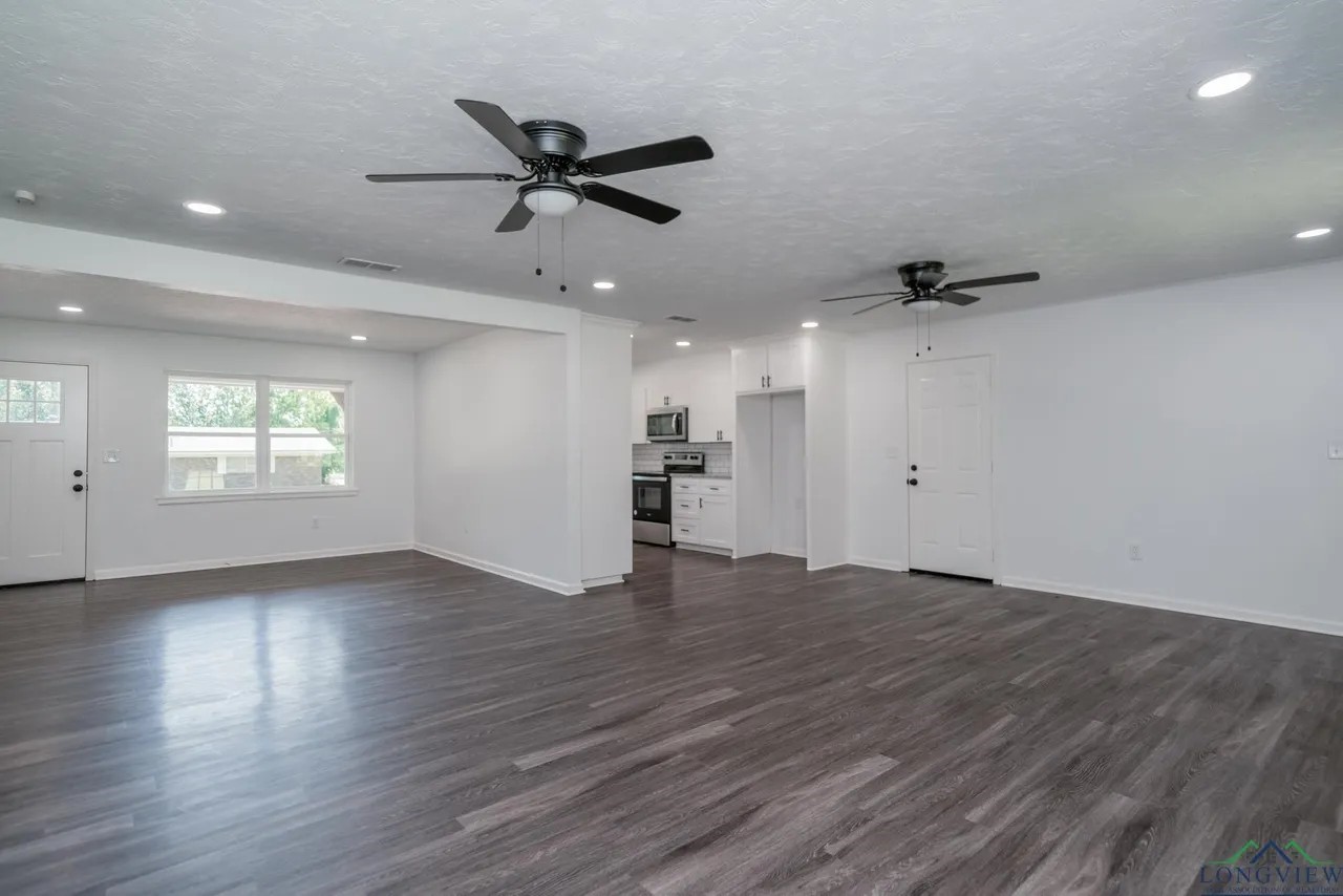 405 Pecan Property Photo 7