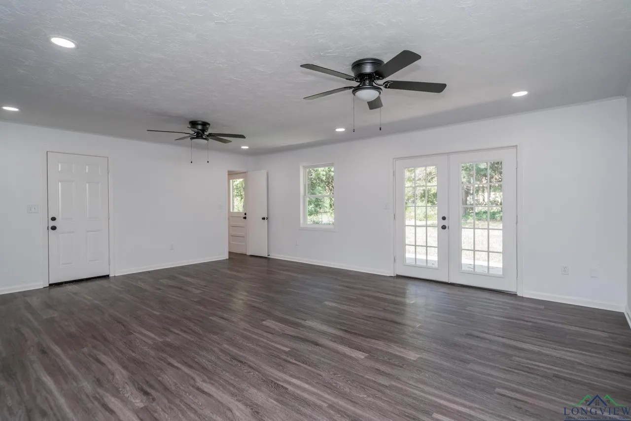 405 Pecan Property Photo 8