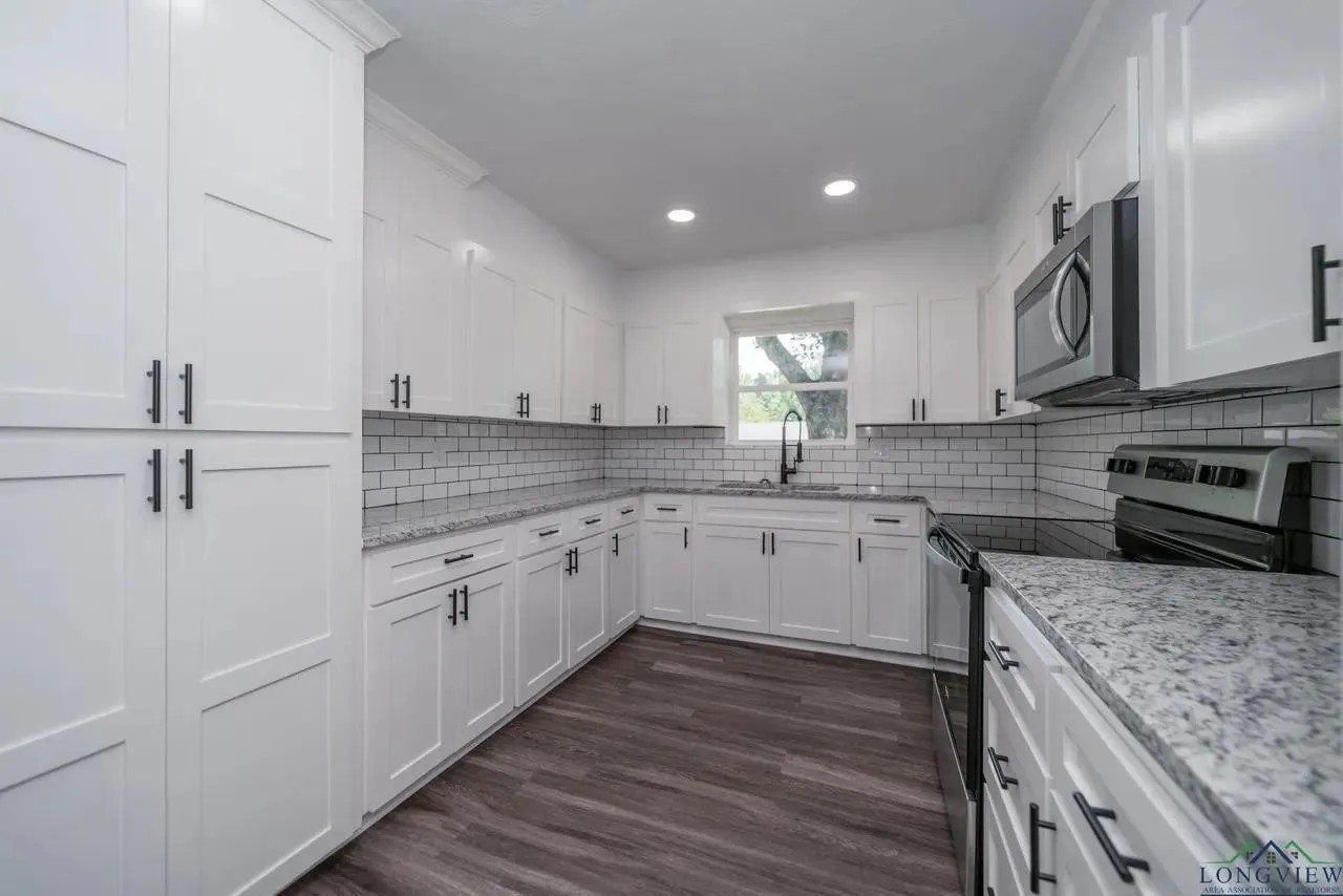 405 Pecan Property Photo 13