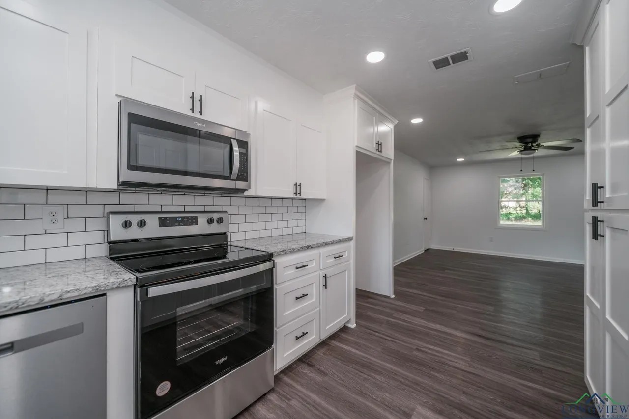 405 Pecan Property Photo 16
