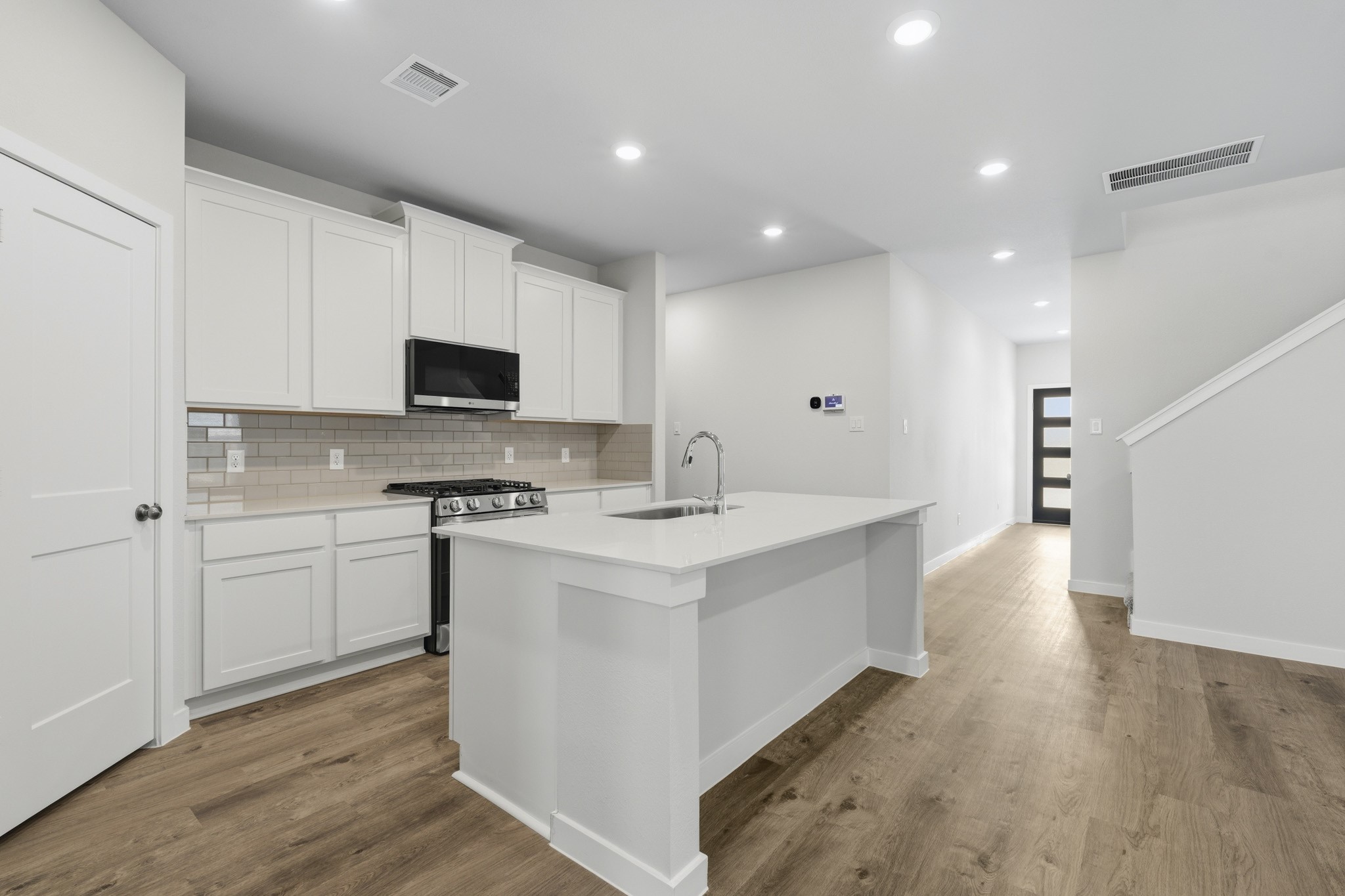 2113 Soriah Court Property Photo 6