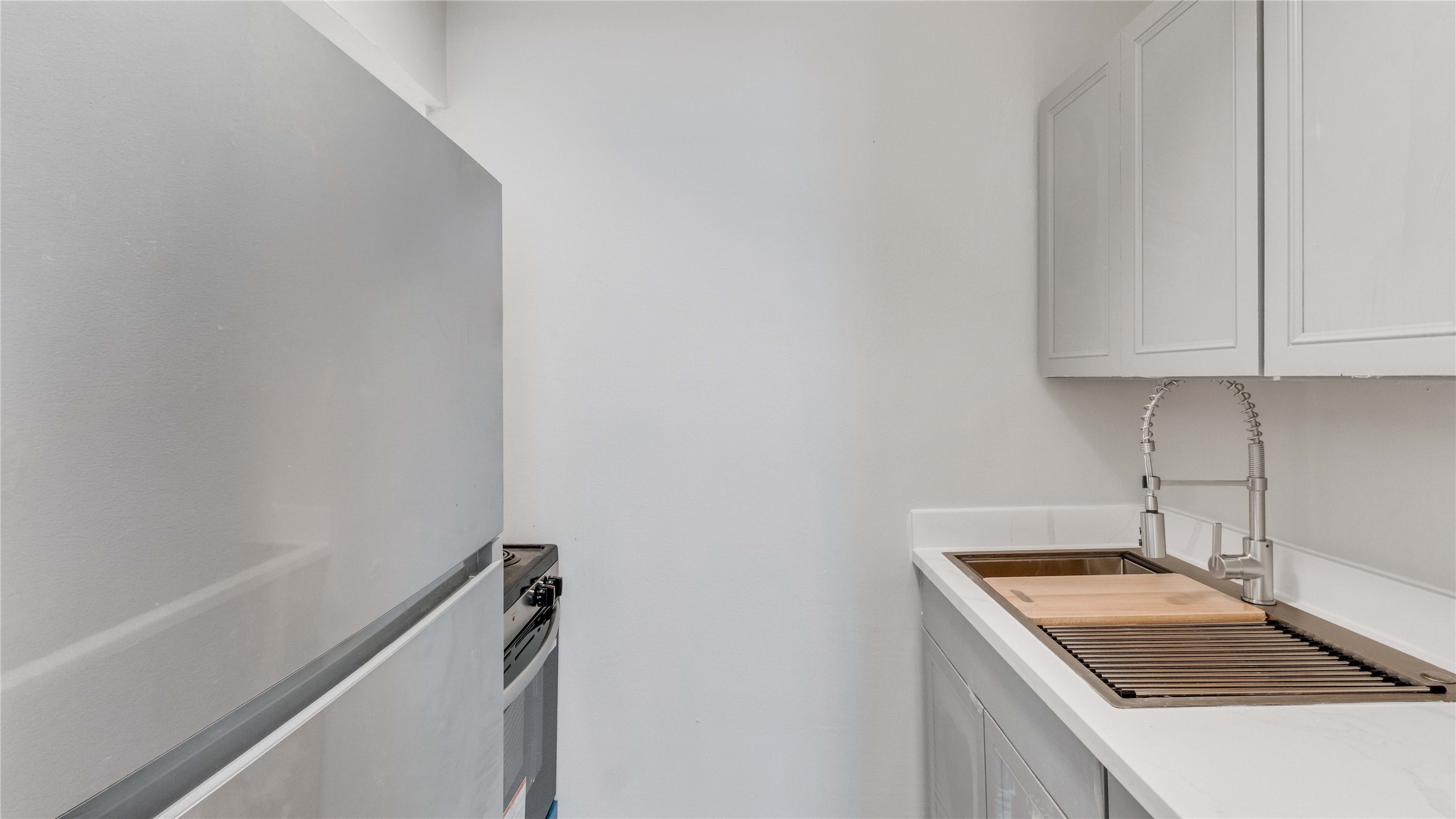 122 E Crosstimbers Street 106 Property Photo 4