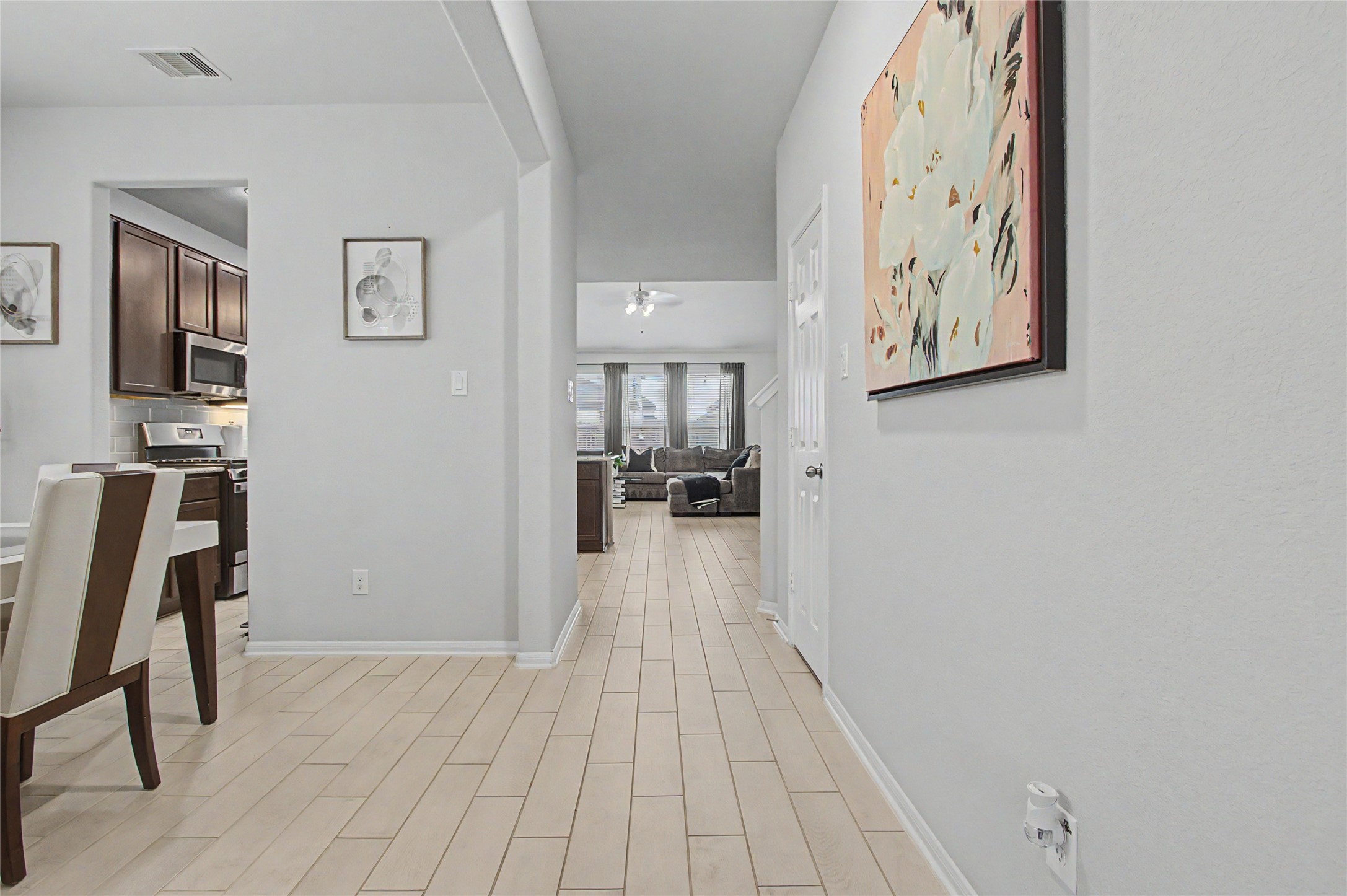 108 Highland Prairie Way Property Photo 4