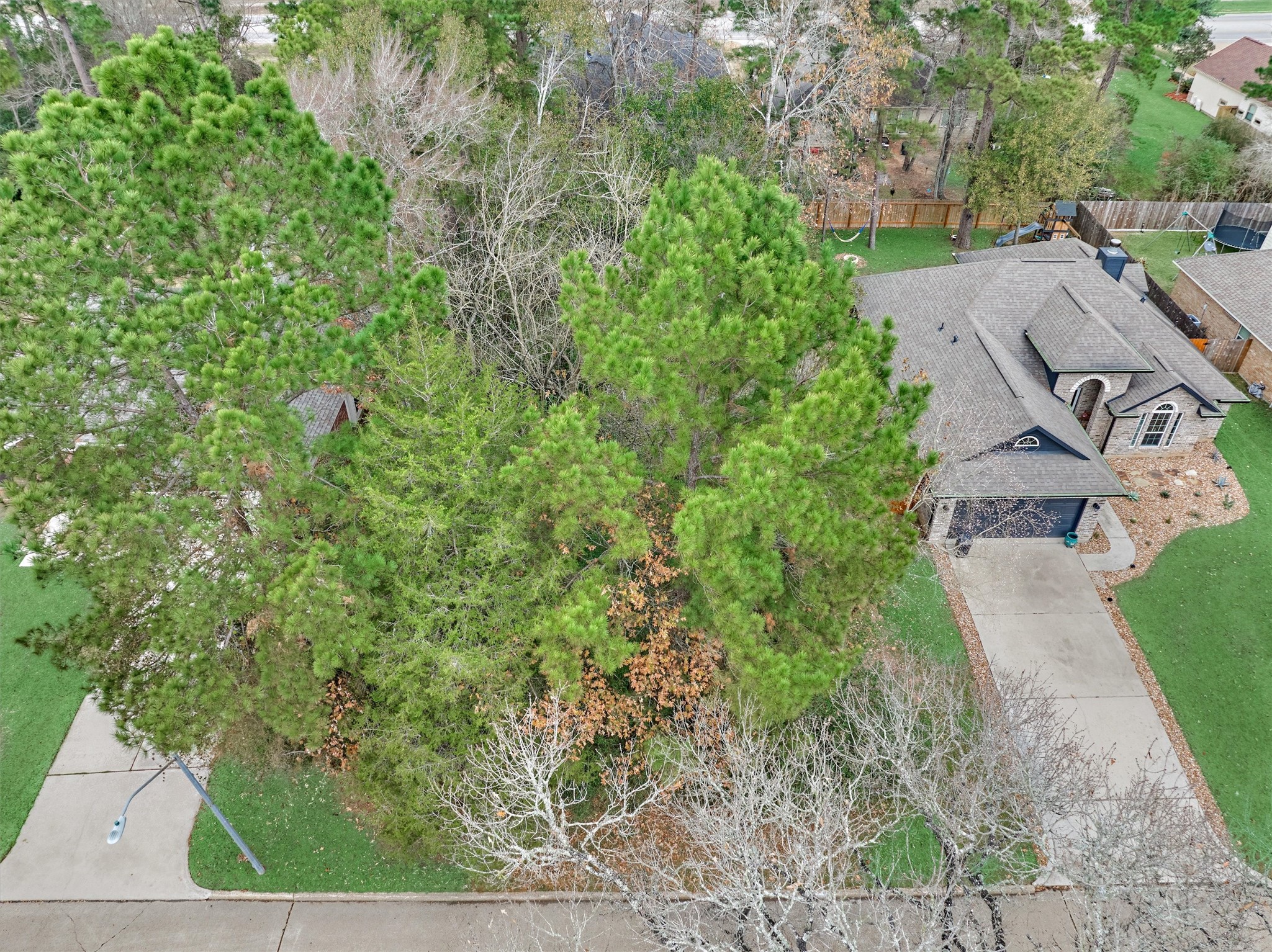 12614 Brightwood Drive Property Photo 3