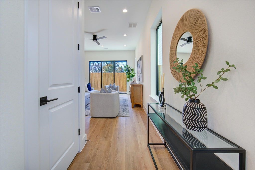6139 Pacific Forest Drive Property Photo 4