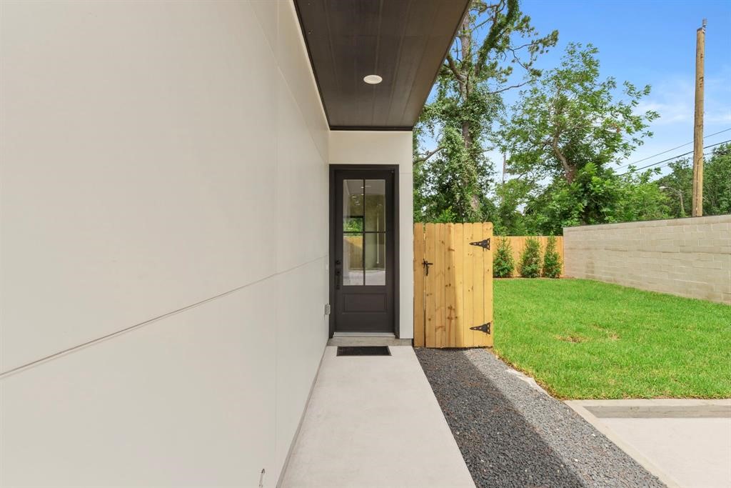 6139 Pacific Forest Drive Property Photo 5
