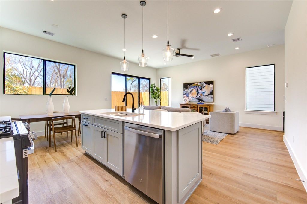 6139 Pacific Forest Drive Property Photo 14