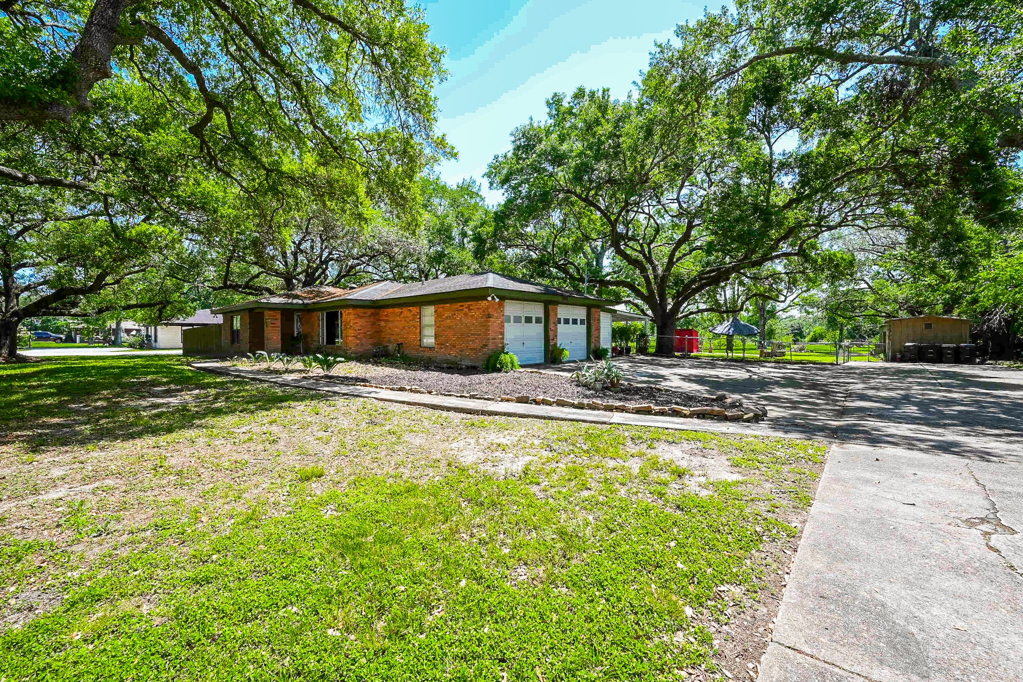 1470 E South Street Property Photo