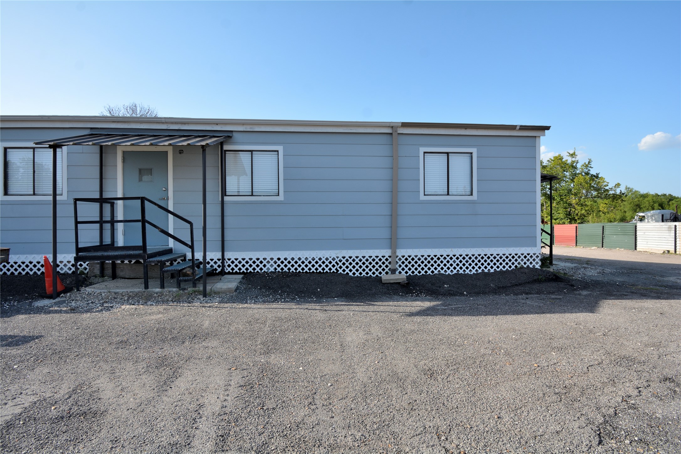 9224 1/2 A Canniff Street Property Photo 3