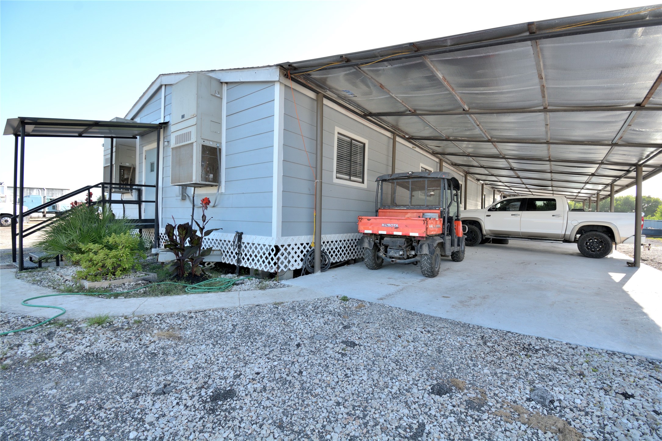 9224 1/2 A Canniff Street Property Photo 6