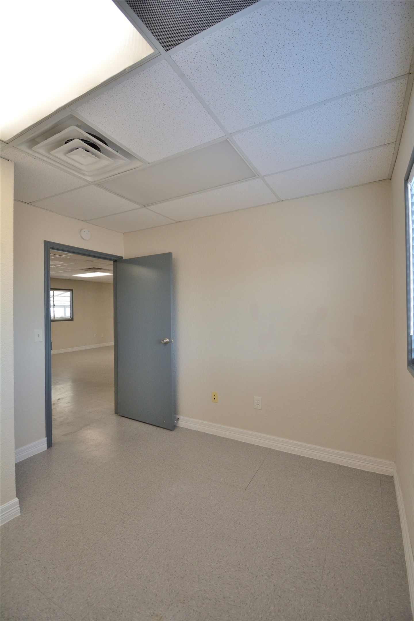 9224 1/2 A Canniff Street Property Photo 12