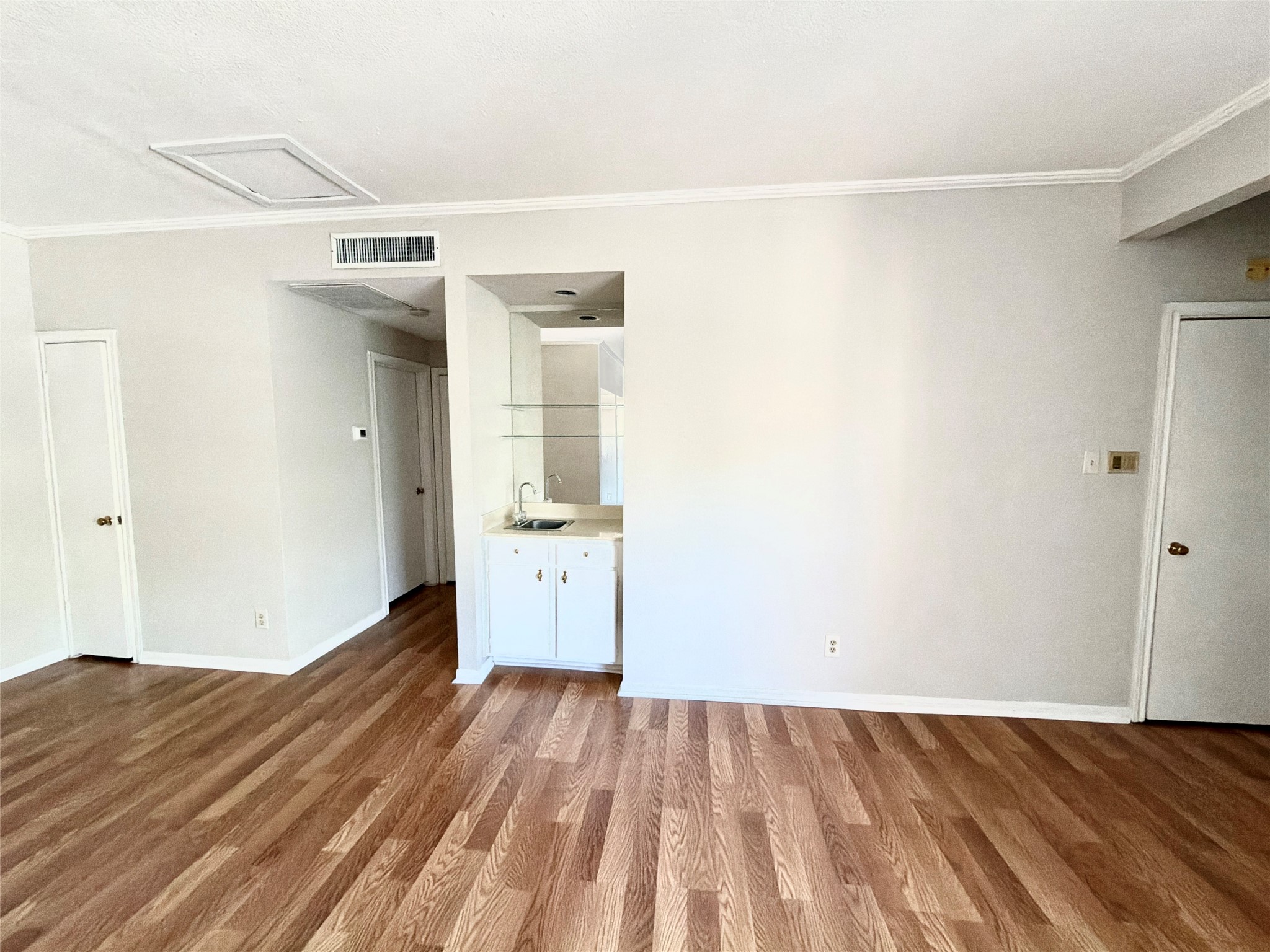 728 Bering Drive 10 Property Photo 4