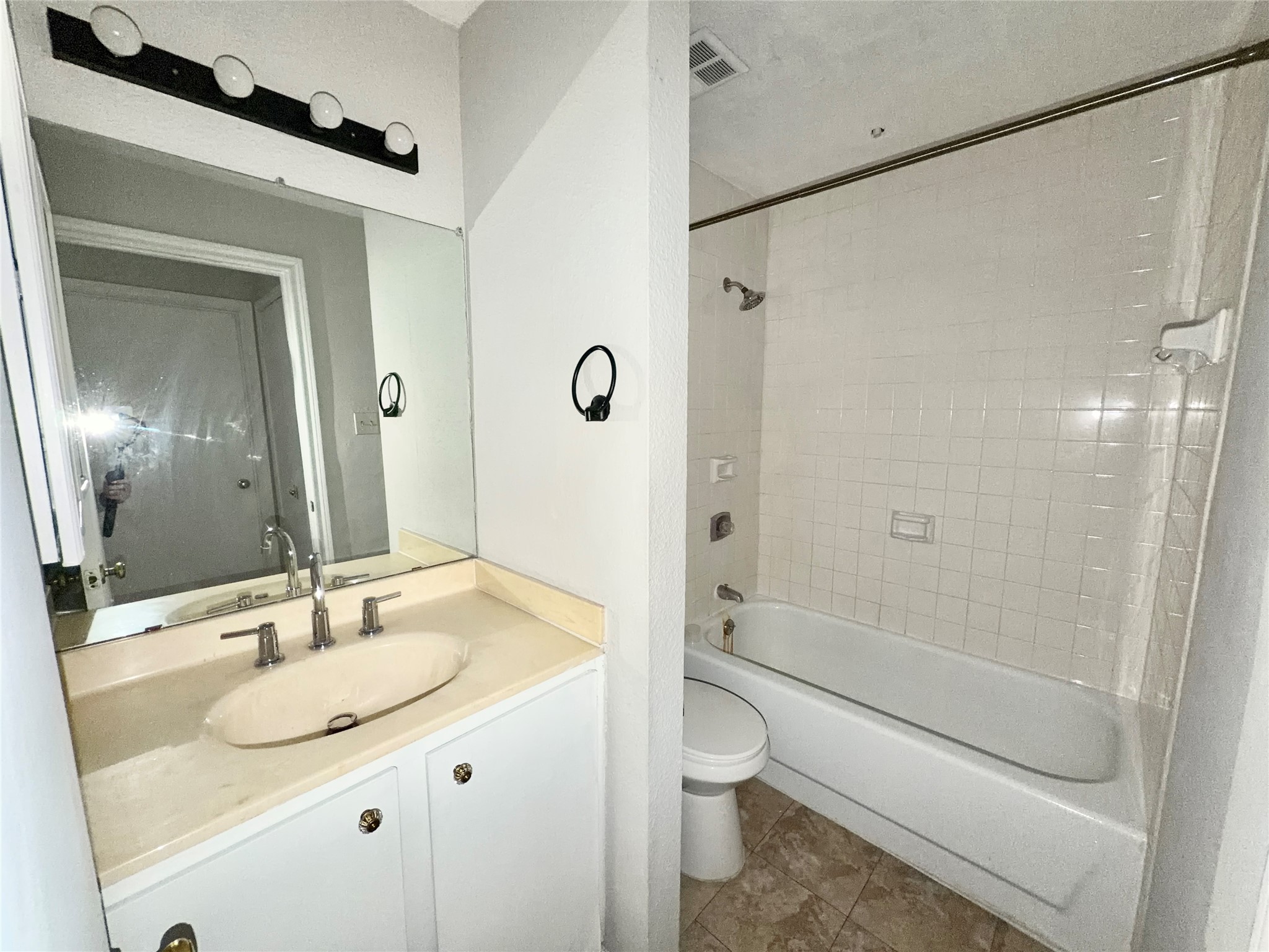 728 Bering Drive 10 Property Photo 7