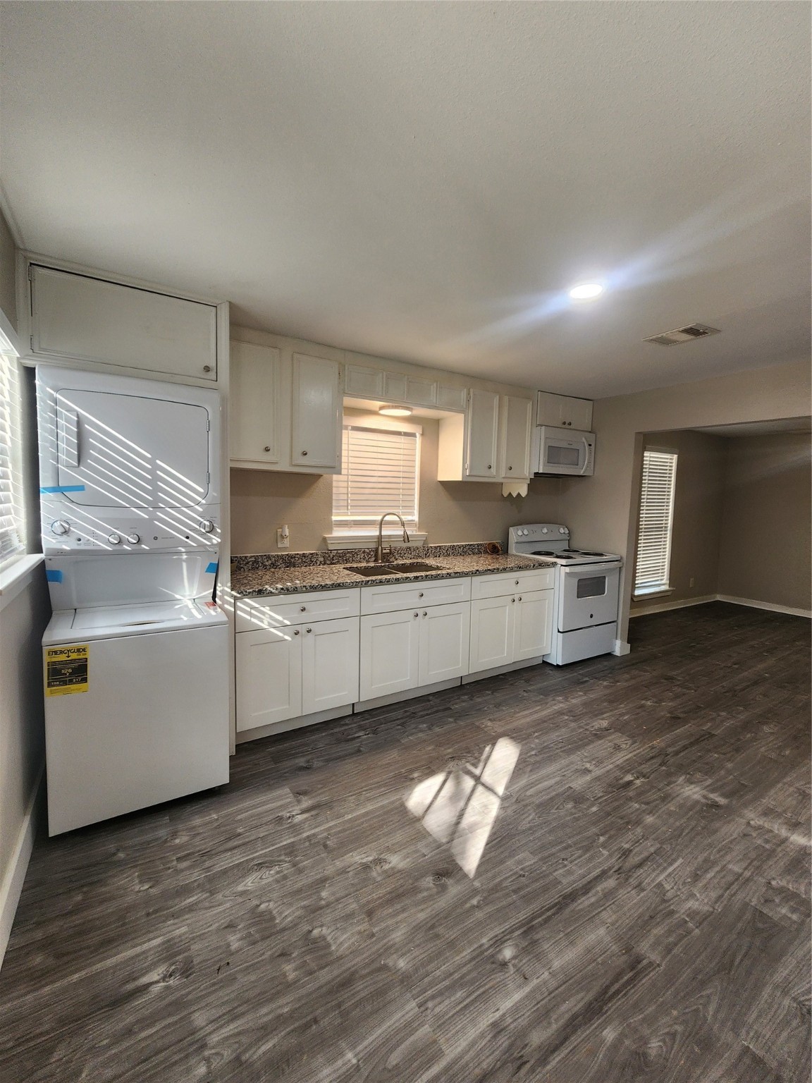 6203 Hoffman Street Property Photo 5