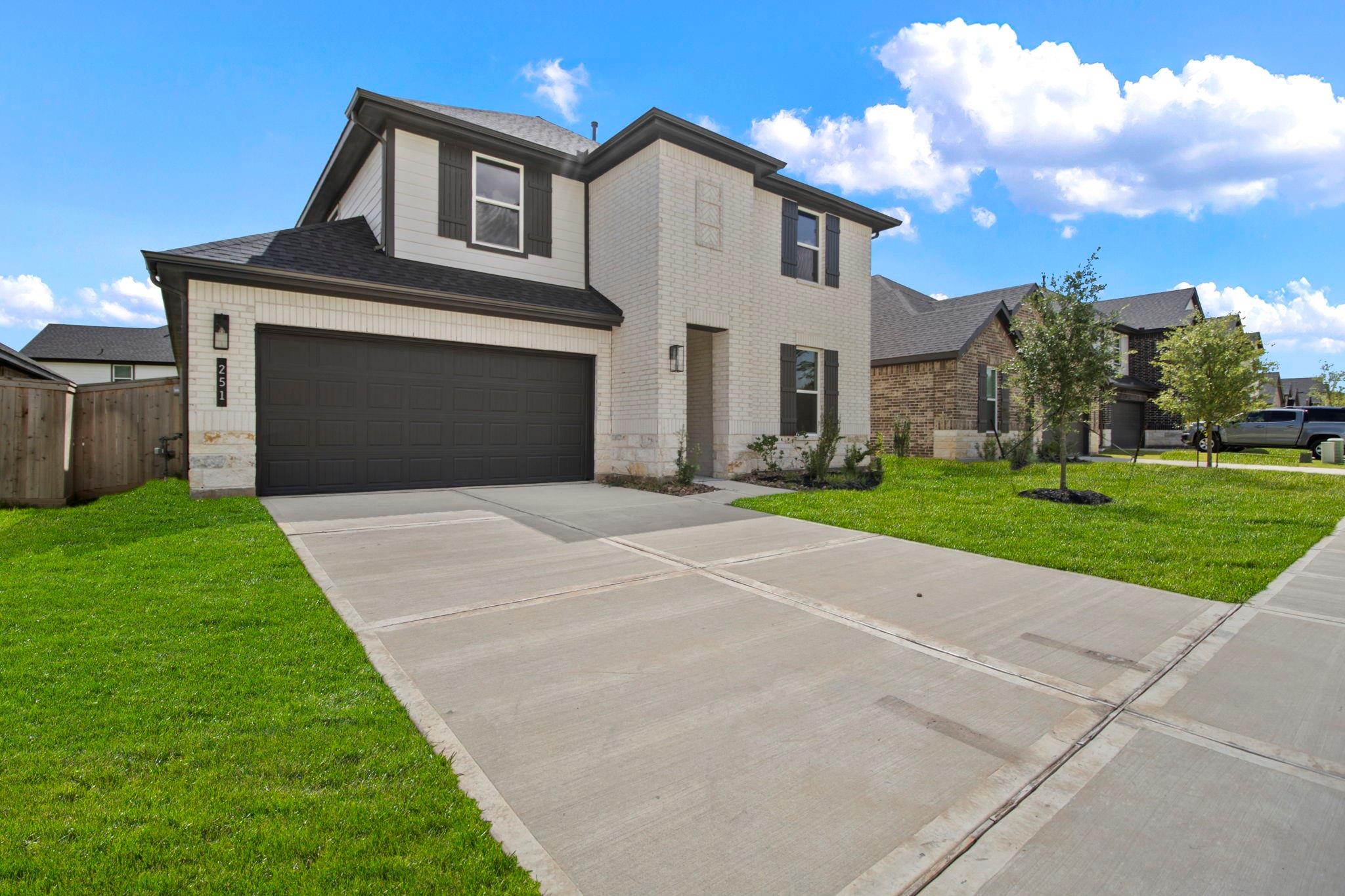 251 Springfield Terrace Court, Conroe Tx 77304 Property Photo 2