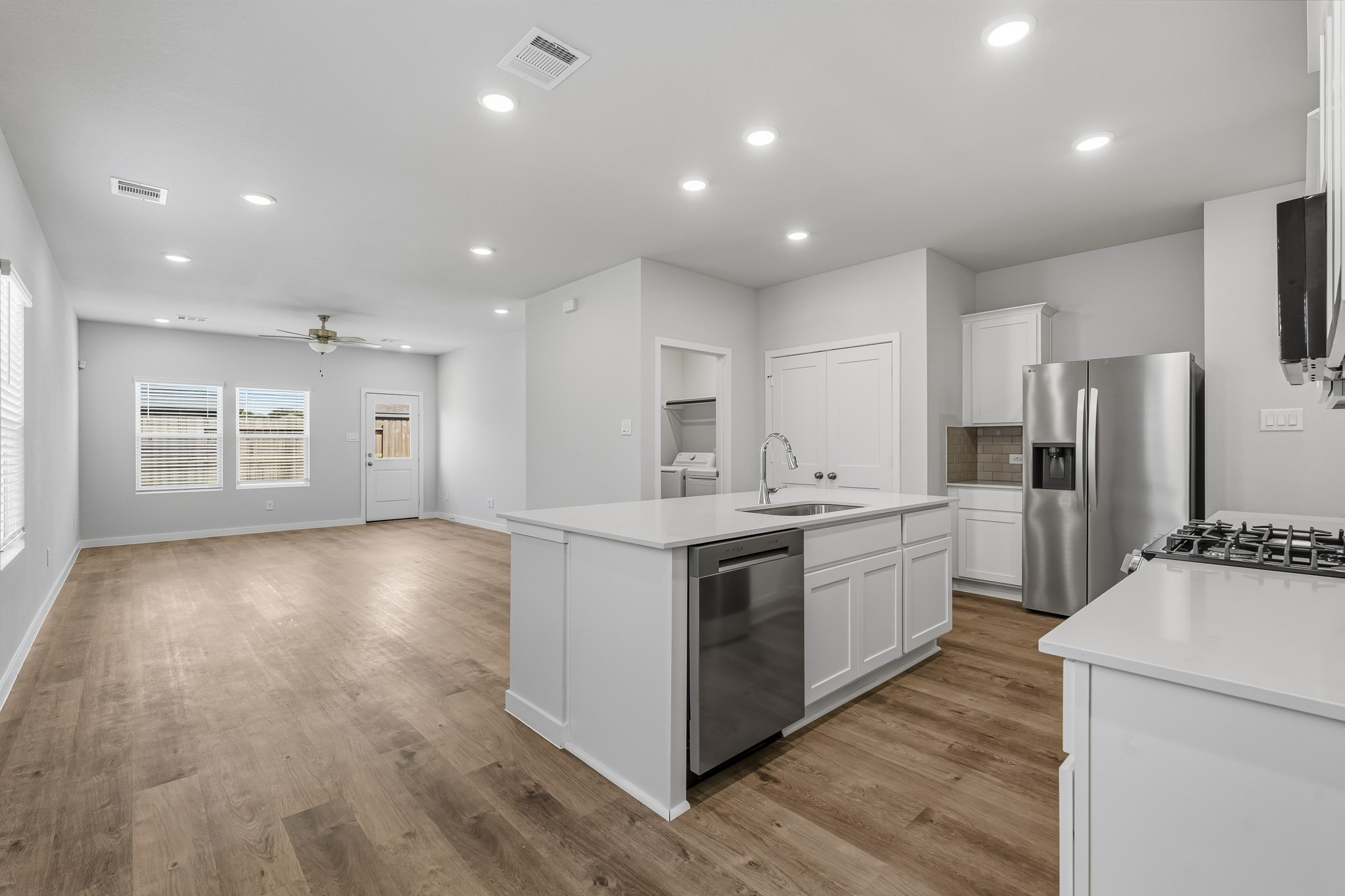 29222 Dandelion Sky Drive Property Photo 4