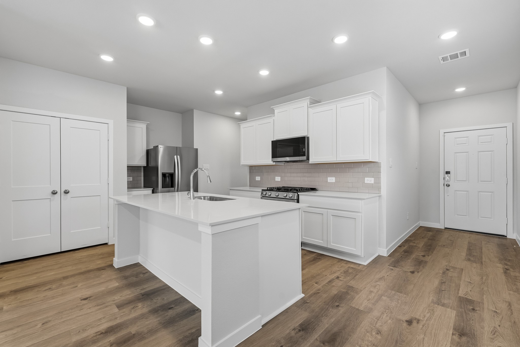 29222 Dandelion Sky Drive Property Photo 5