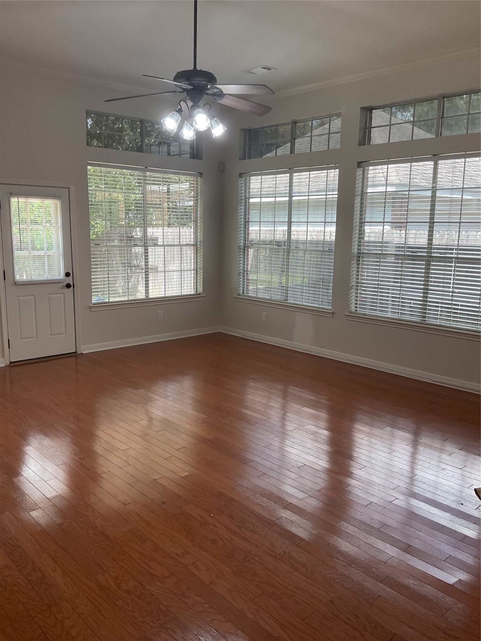 12110 Shadowpoint Drive Property Photo 9