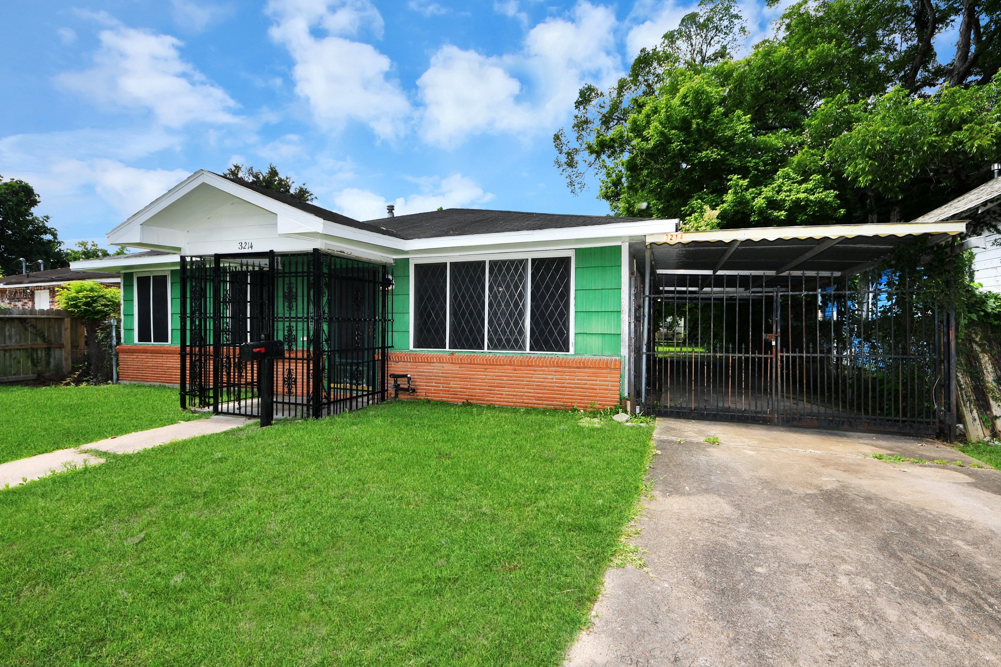 3214 Tuam Street Property Photo 6