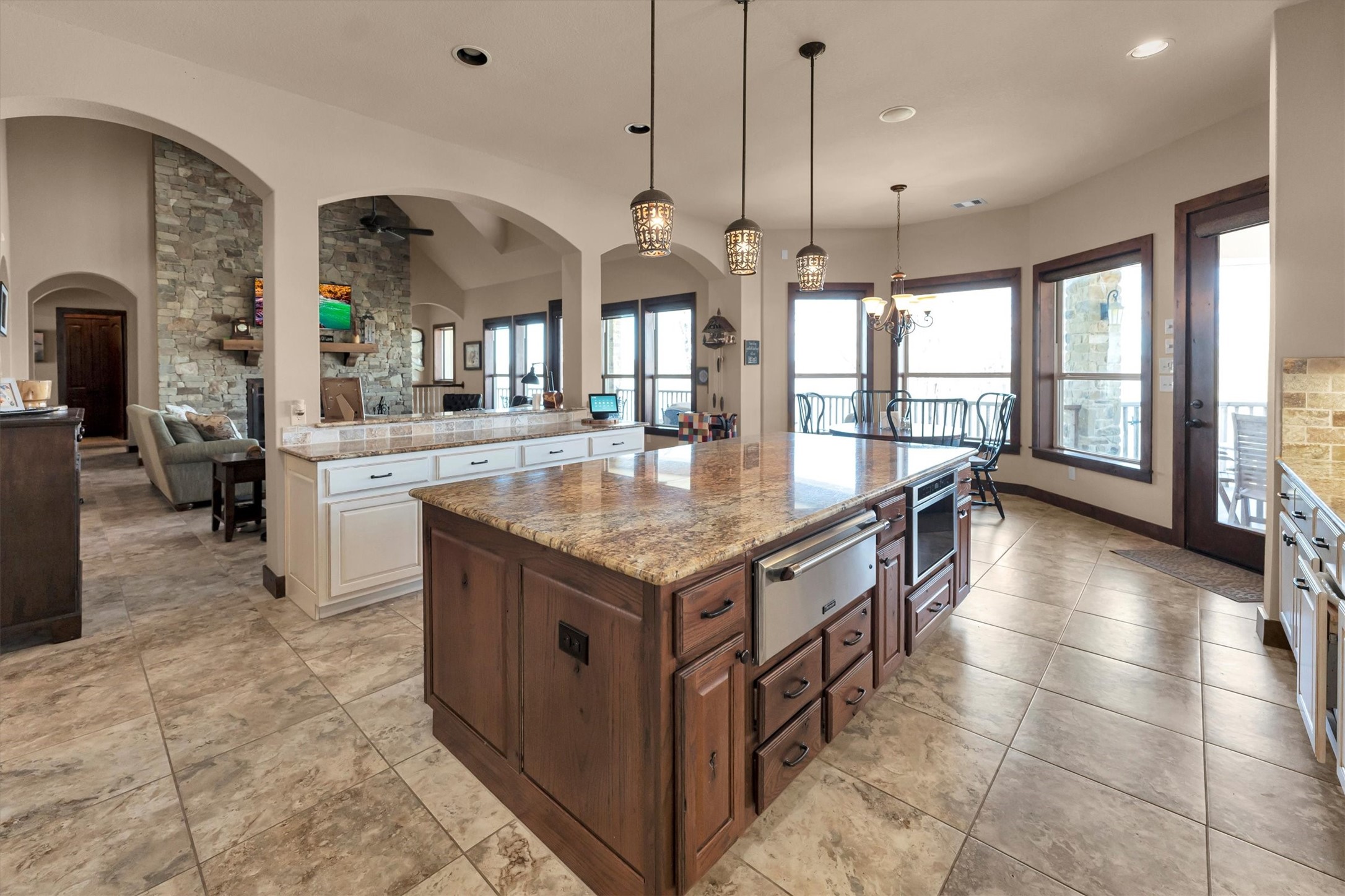 20433 Doral Drive Property Photo 15