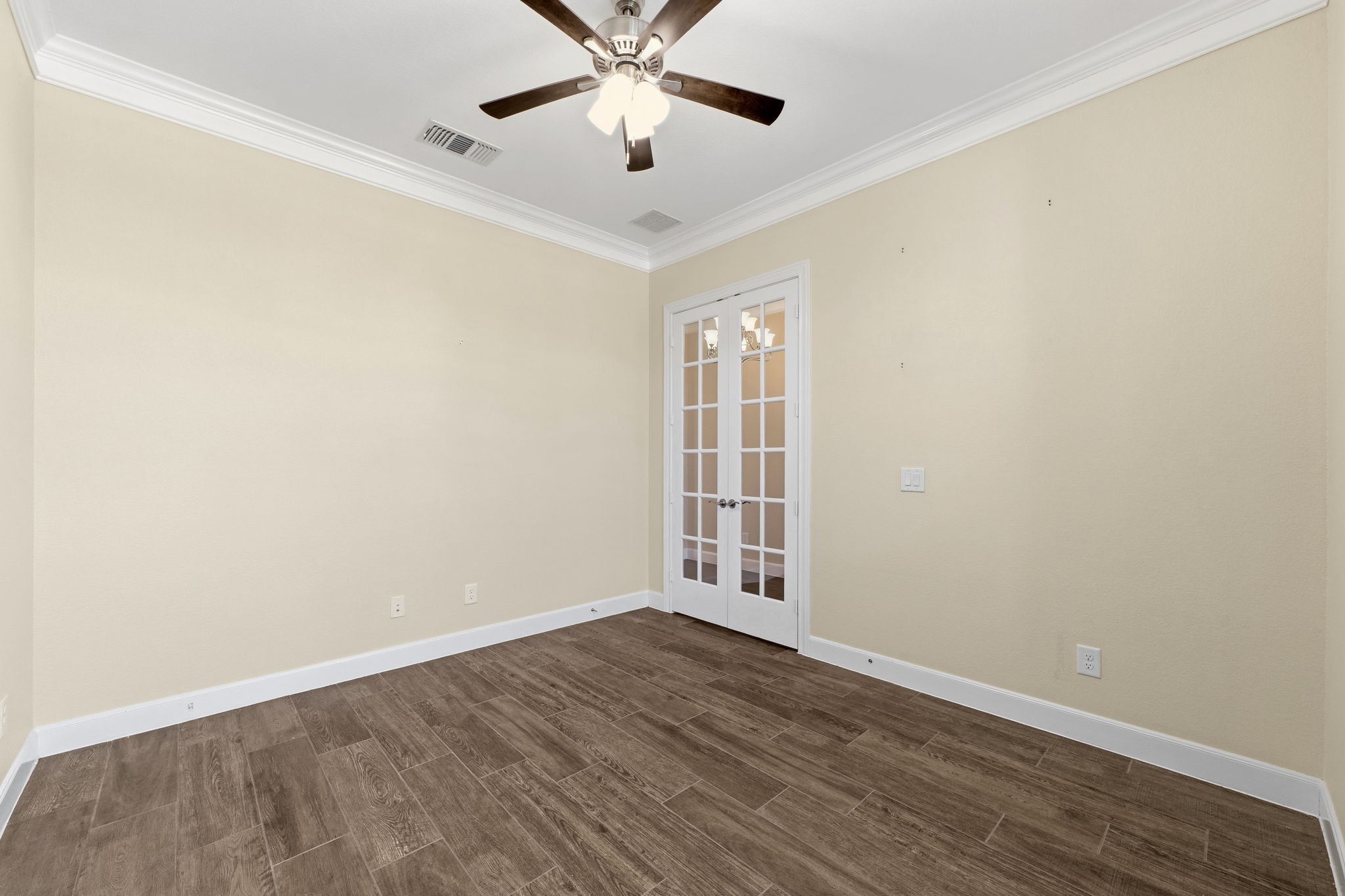316 Connemara Drive Property Photo 4