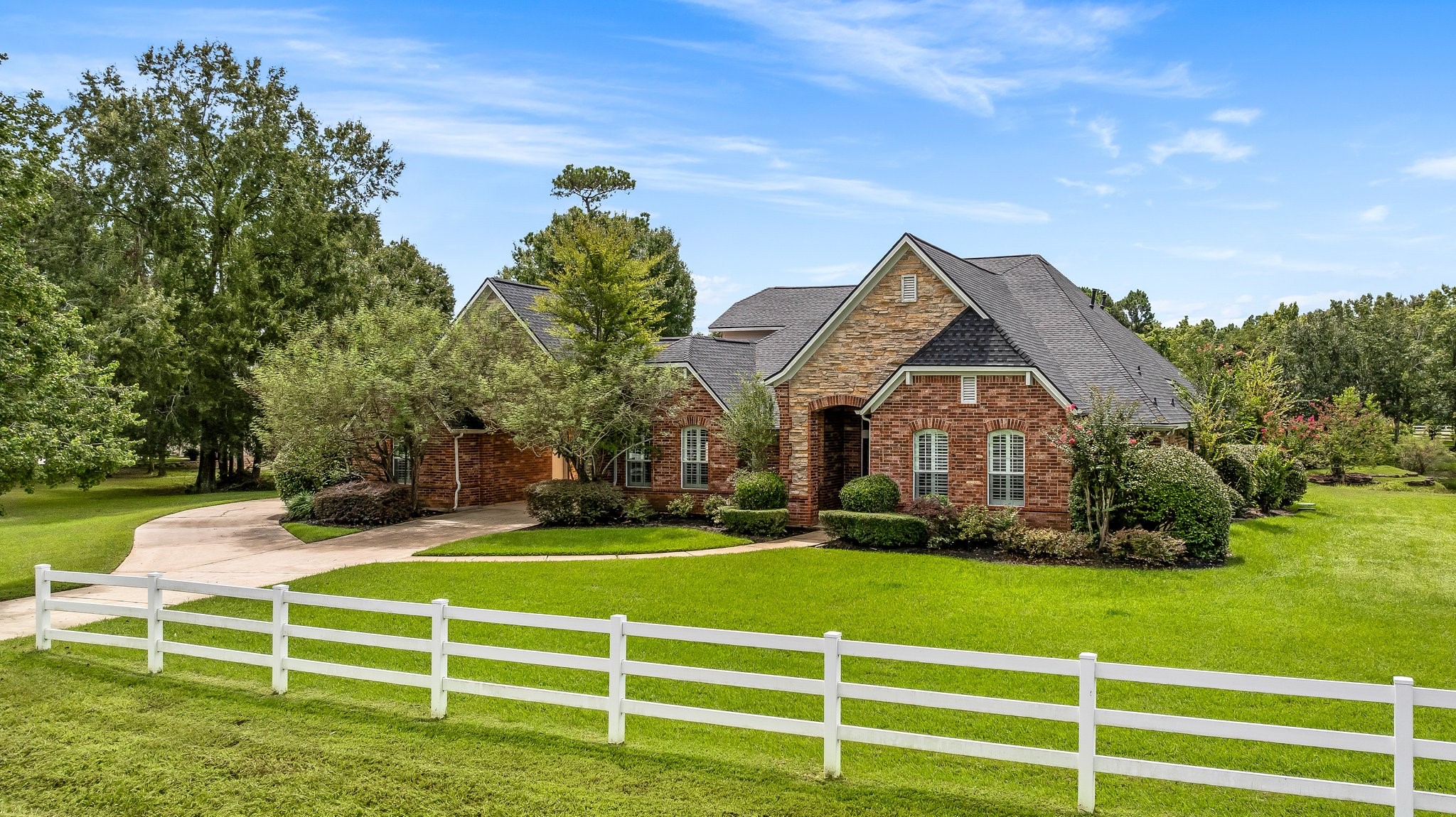 12027 Water Oak Drive Property Photo 3