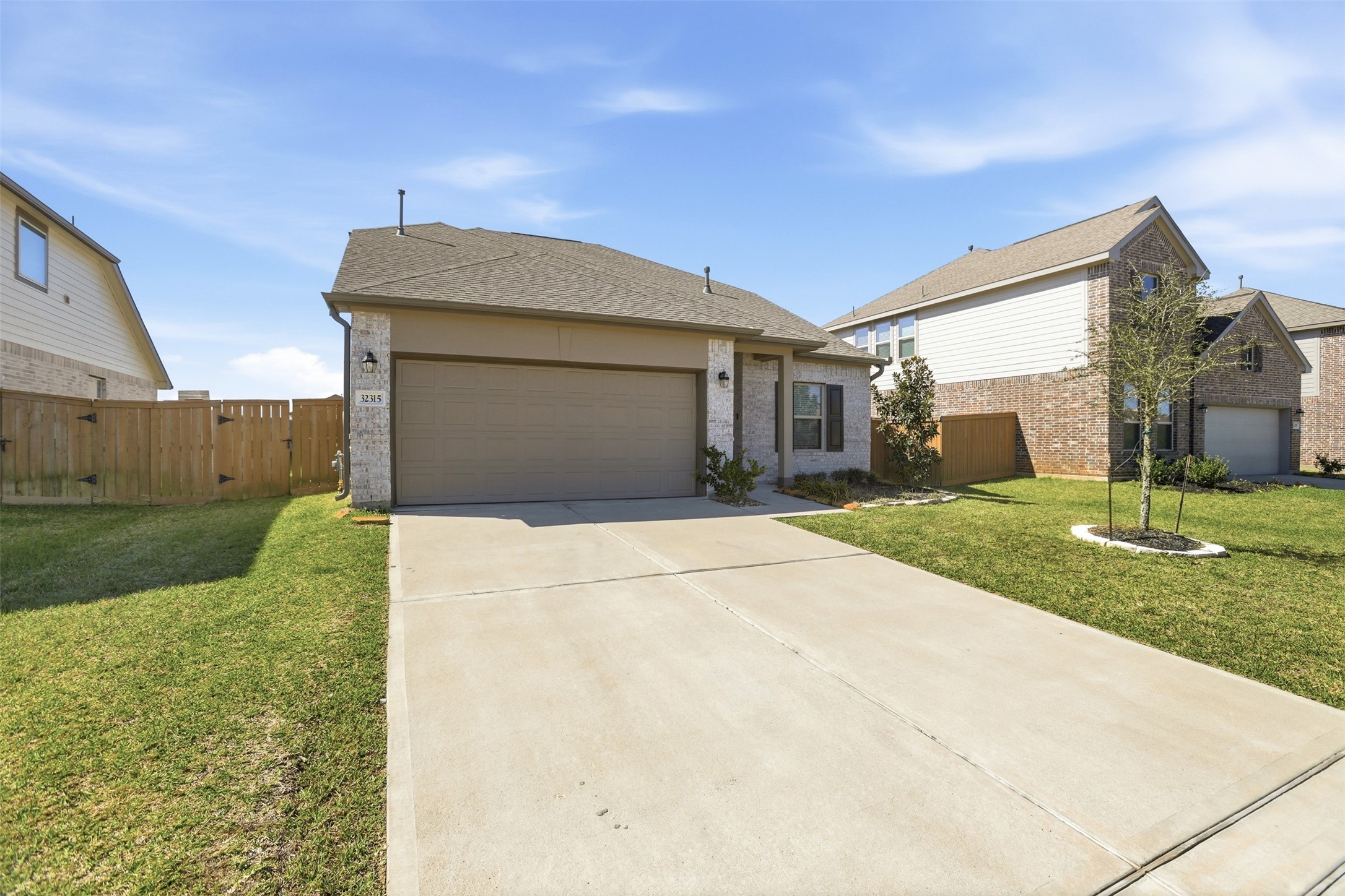 32315 Melbrooke Drive Property Photo 4