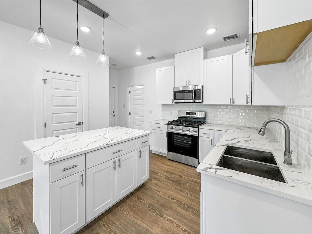8141 Jeffery Street A Property Photo 6