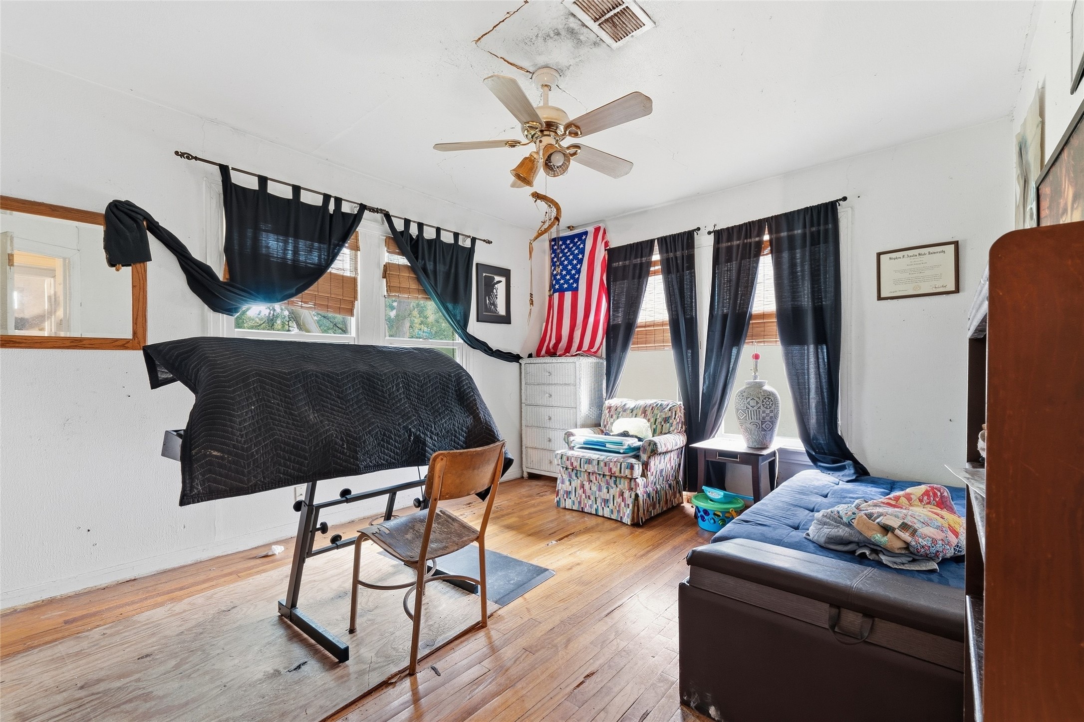 701 W Foley Street Property Photo 8