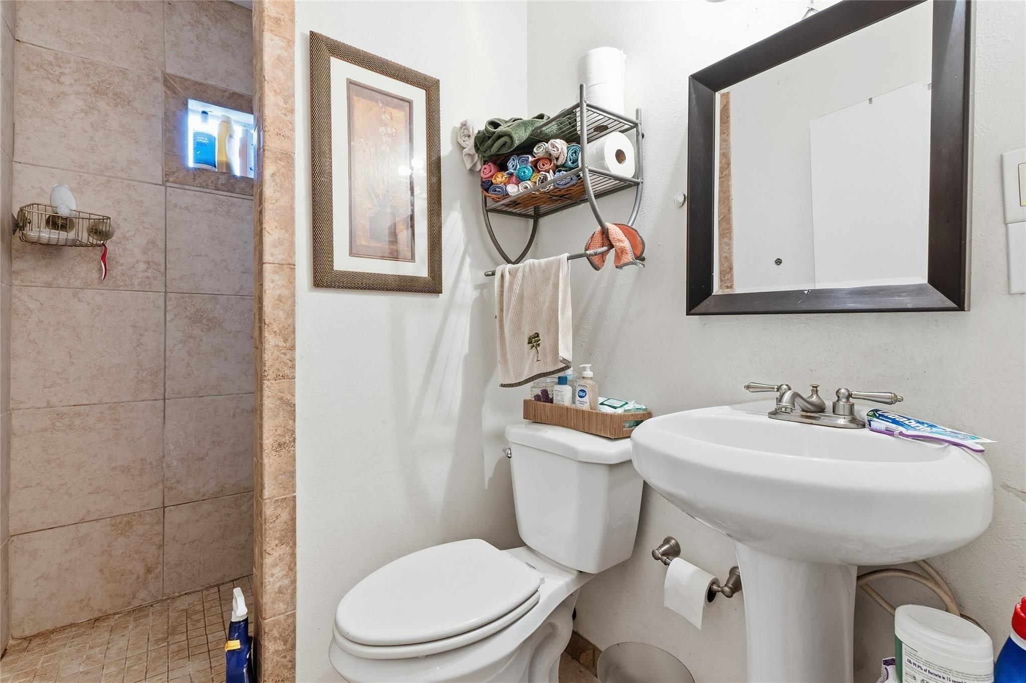 701 W Foley Street, Alvin Tx 77511 Property Photo 10