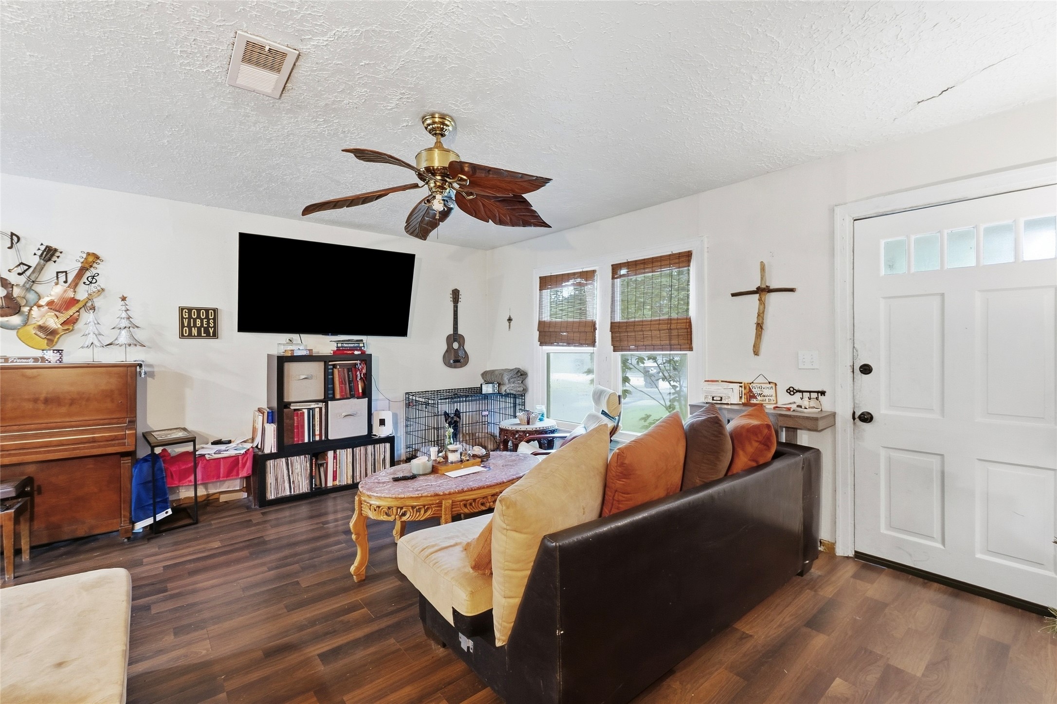 701 W Foley Street Property Photo 14