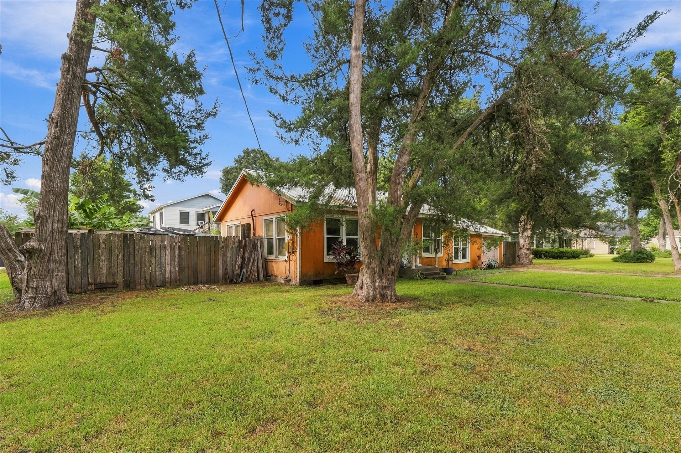 701 W Foley Street Property Photo 19