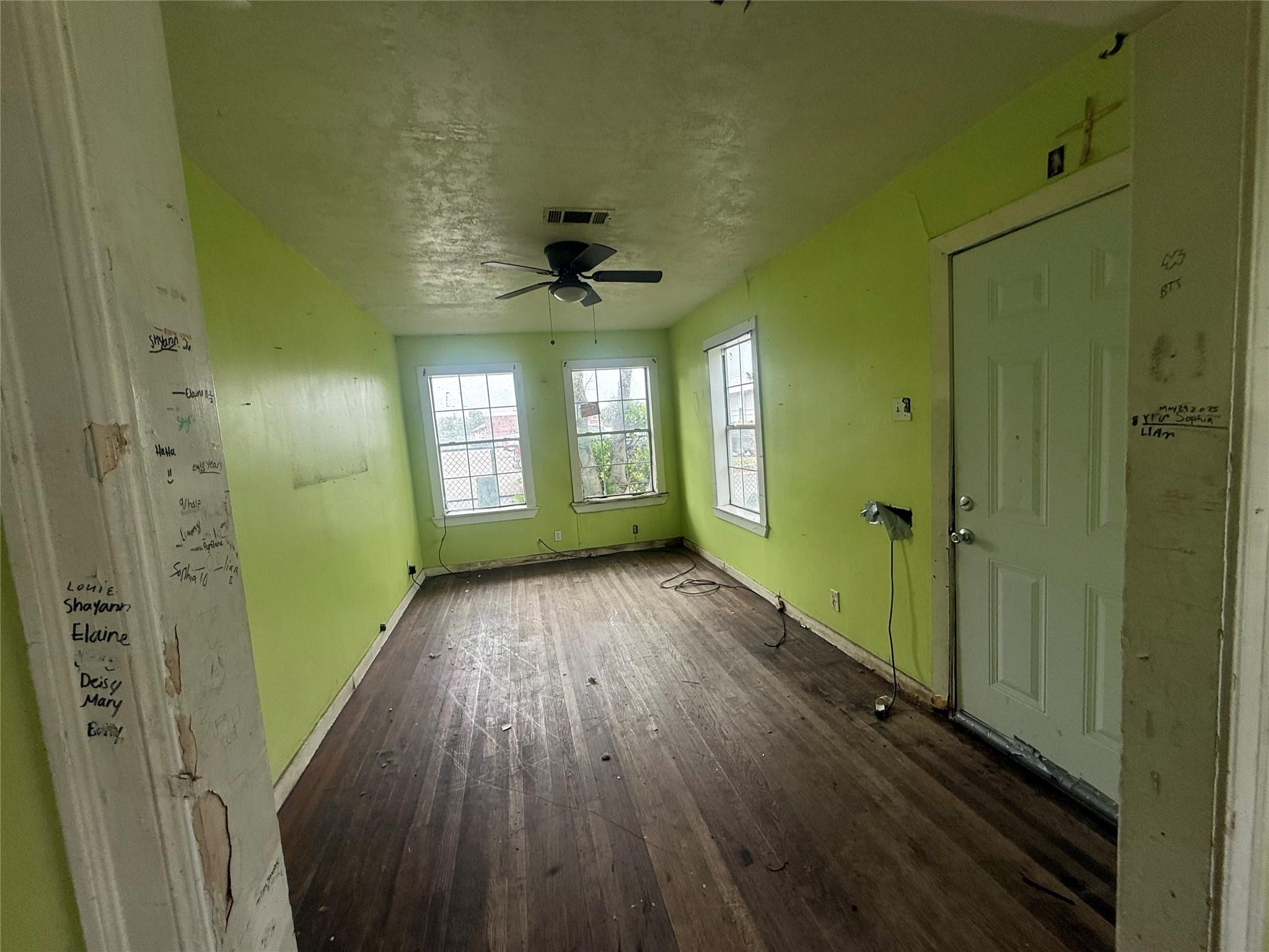 5745 Newport Street, Houston Tx 77023 Property Photo 7