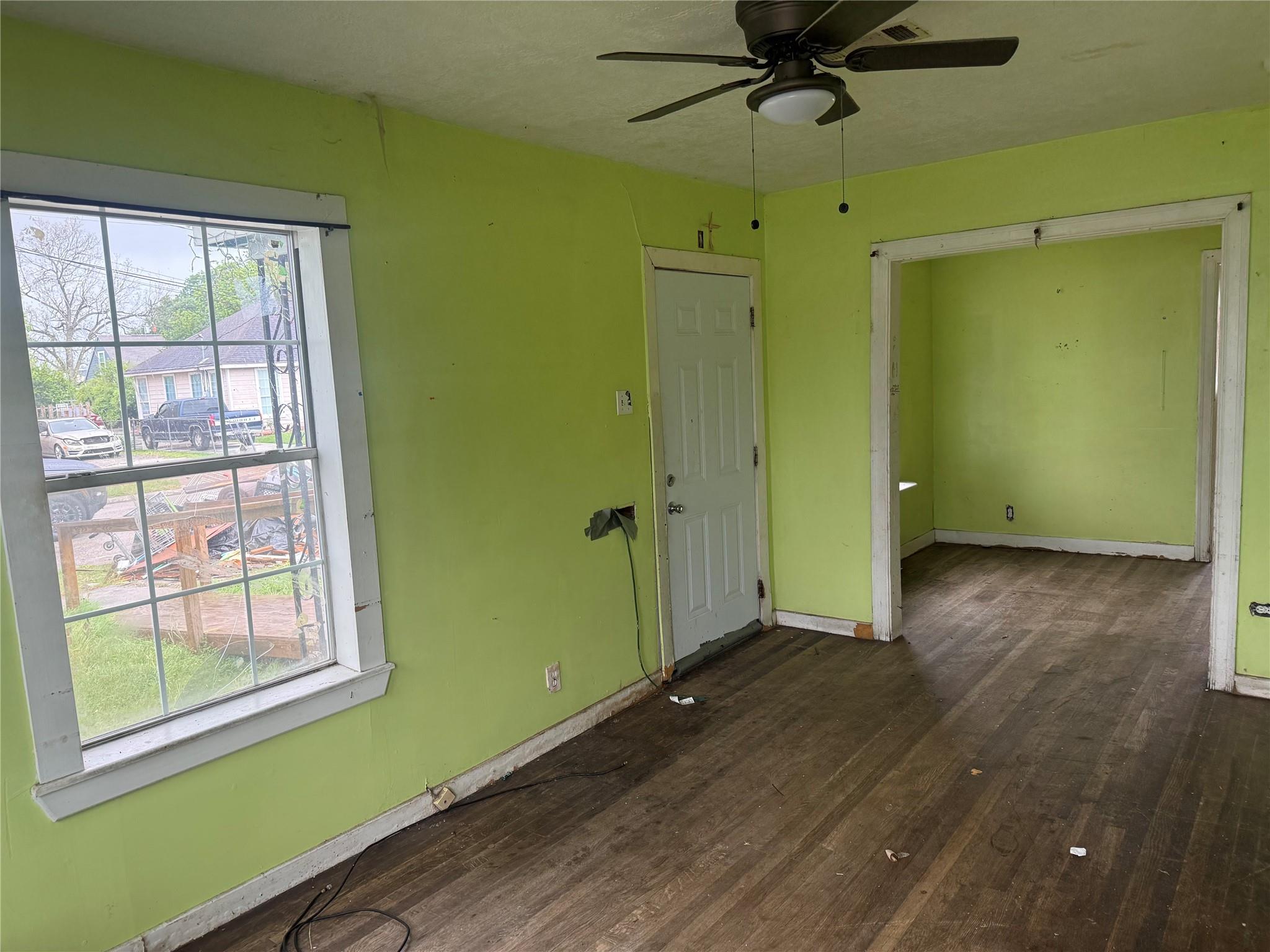 5745 Newport Street, Houston Tx 77023 Property Photo 8