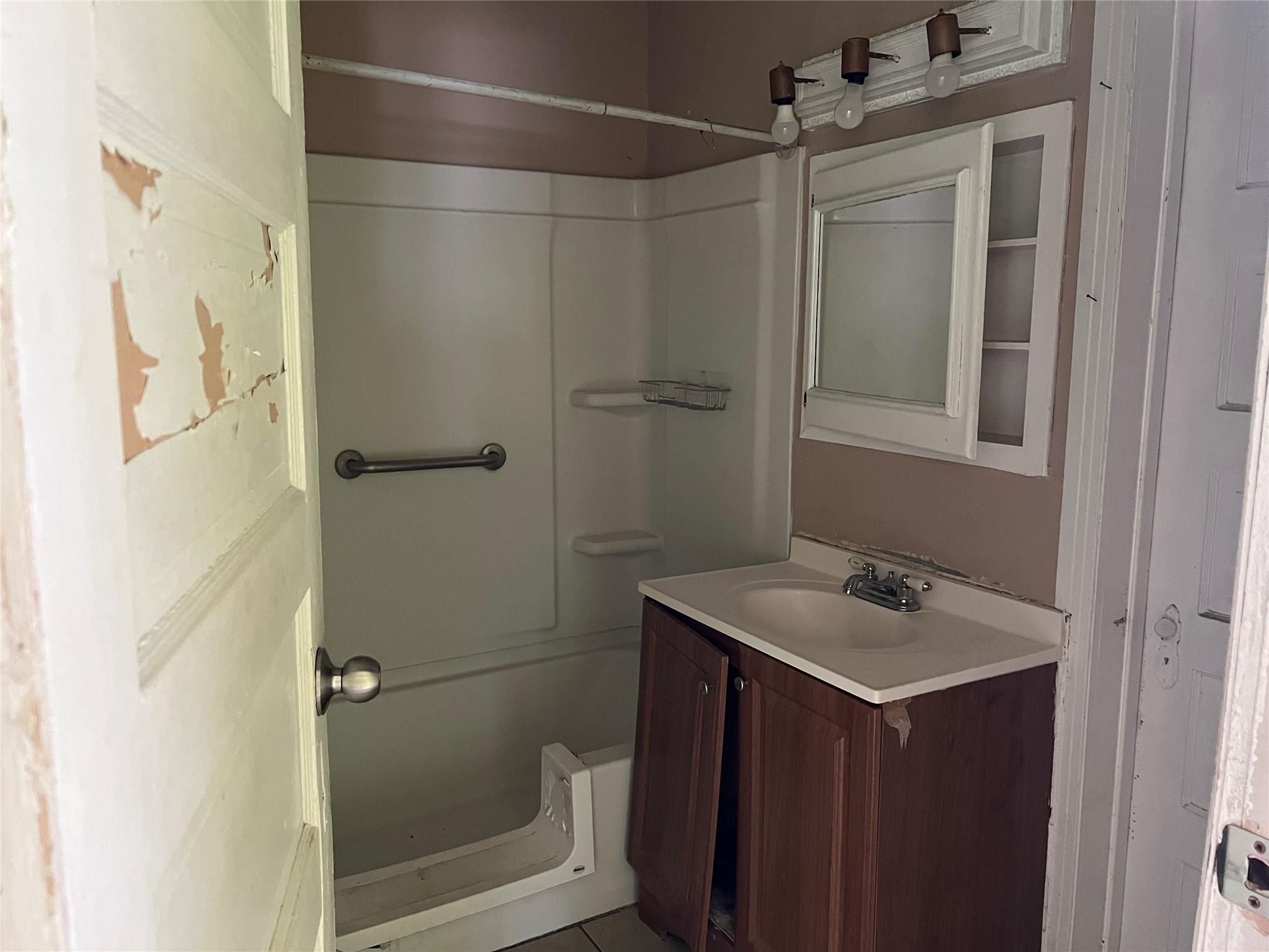5745 Newport Street, Houston Tx 77023 Property Photo 9