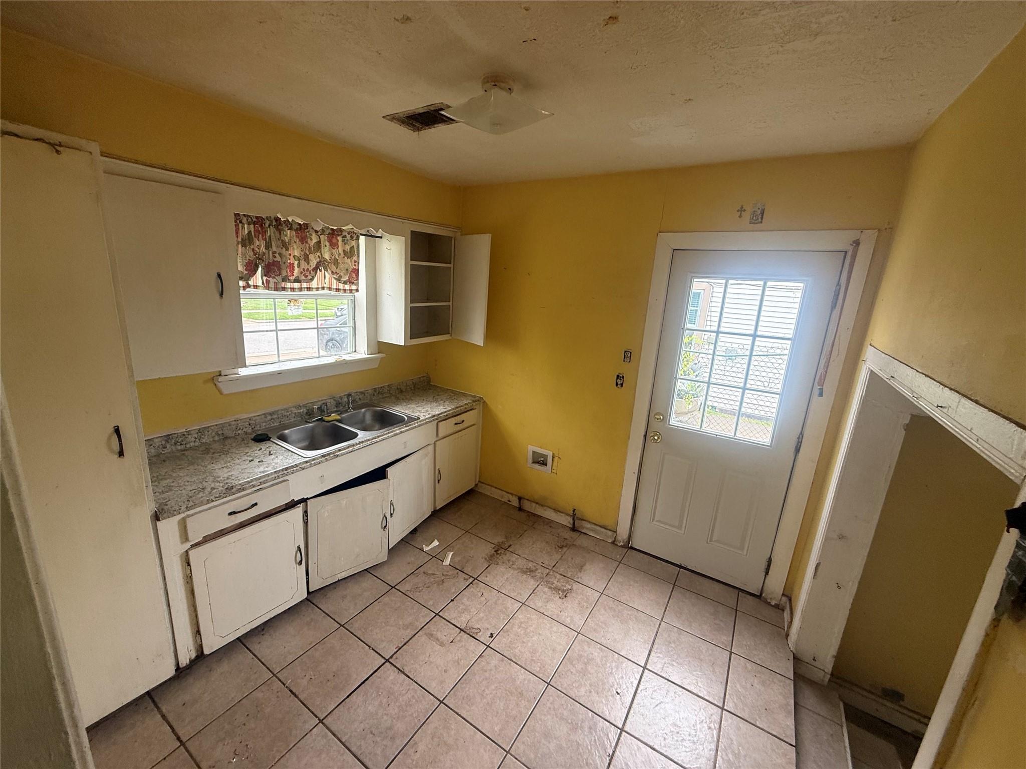5745 Newport Street, Houston Tx 77023 Property Photo 10
