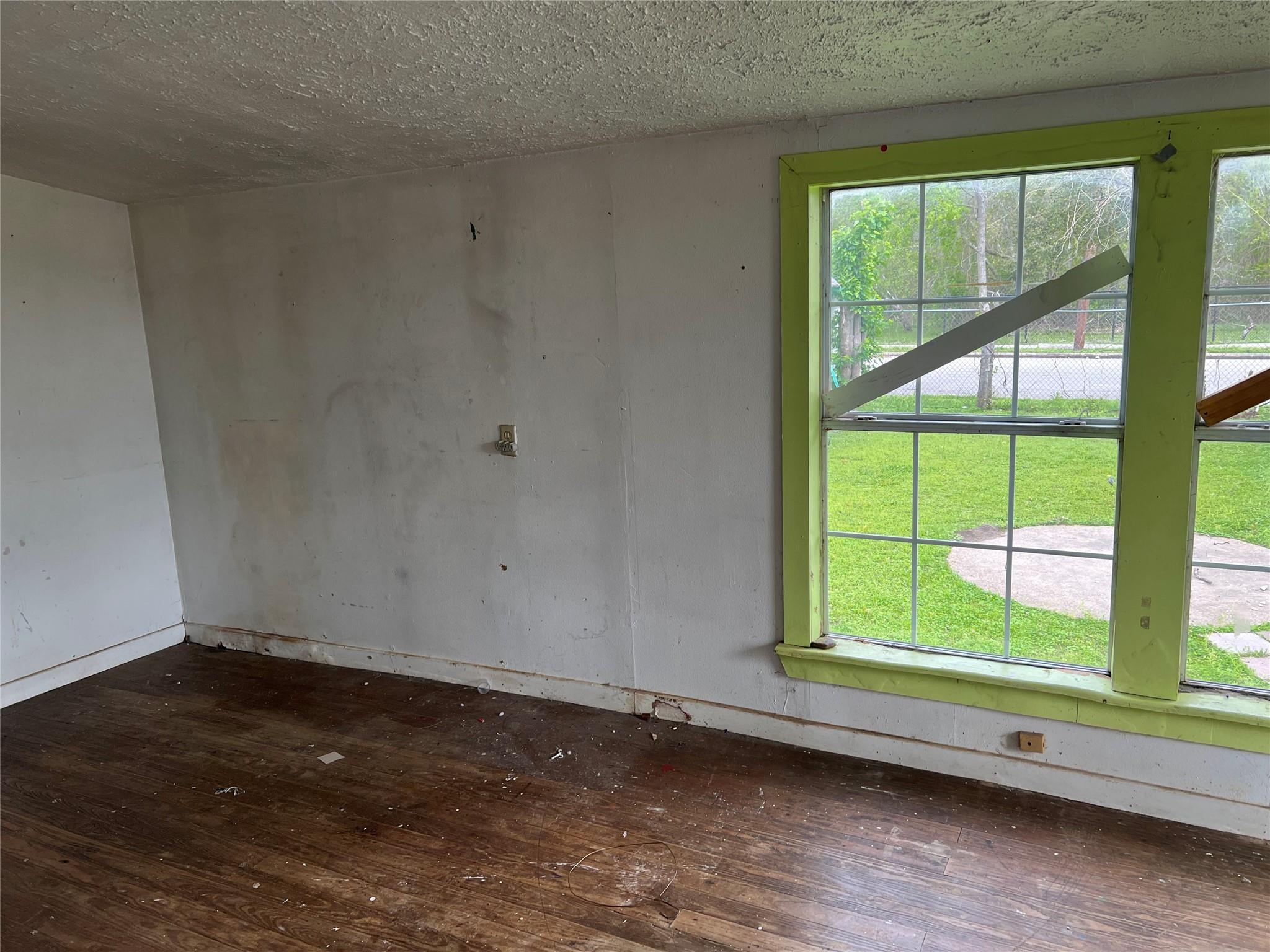 5745 Newport Street, Houston Tx 77023 Property Photo 17