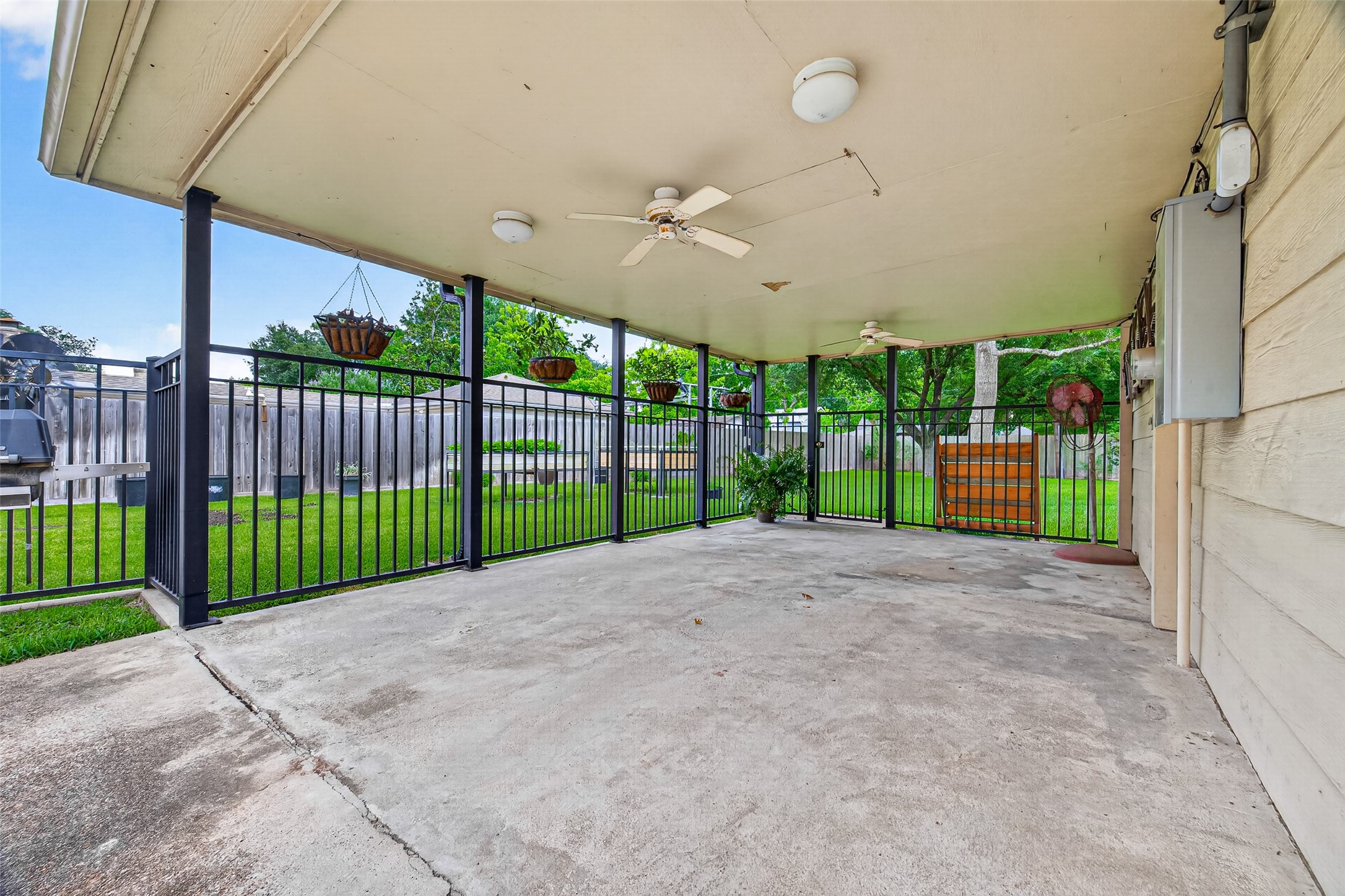 16217 Lakeview Drive Property Photo 36