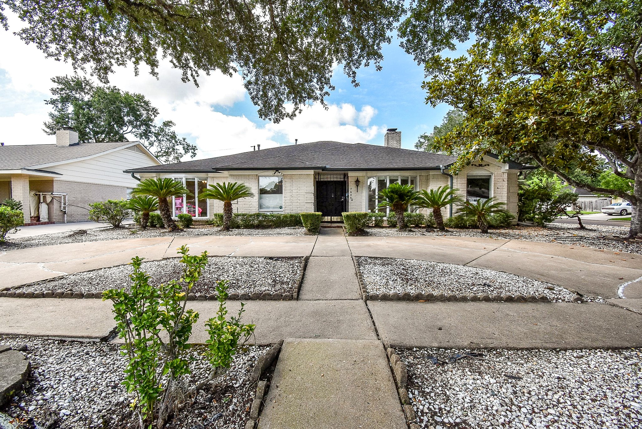 7635 Braesdale Lane Property Photo