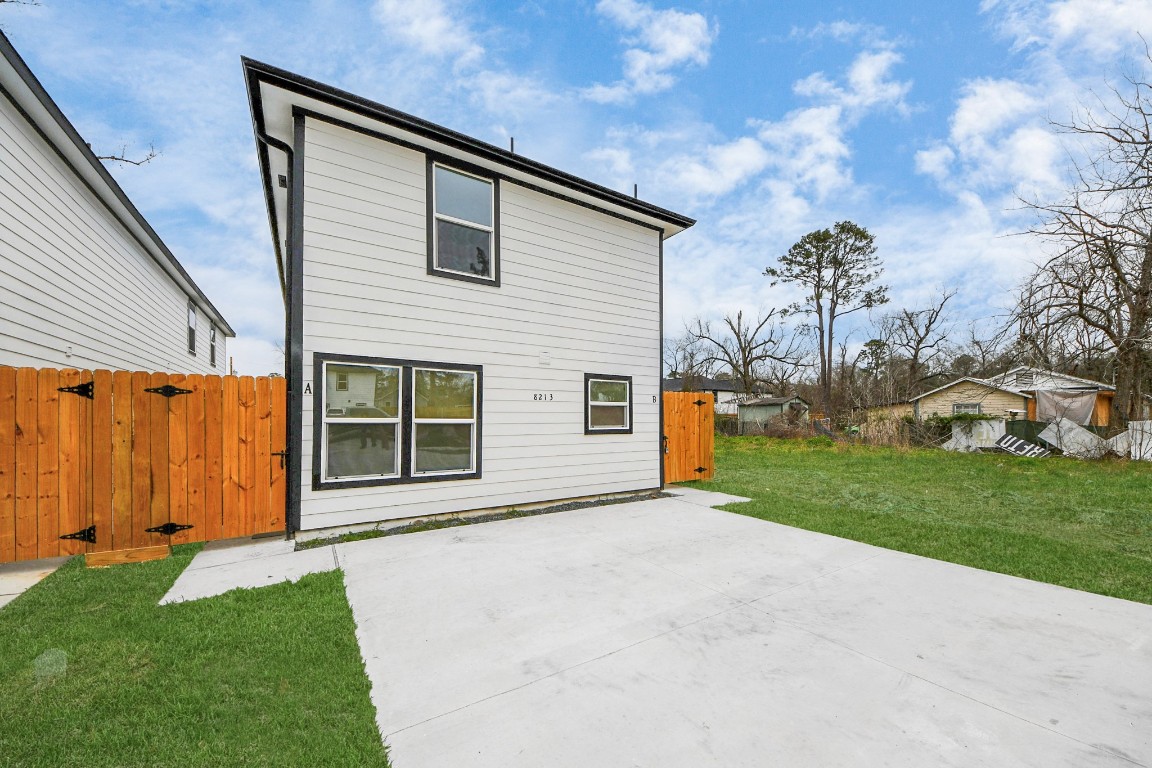 8213 Richland Drive A Property Photo 5