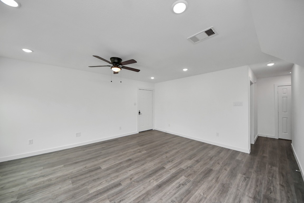 8213 Richland Drive A Property Photo 10