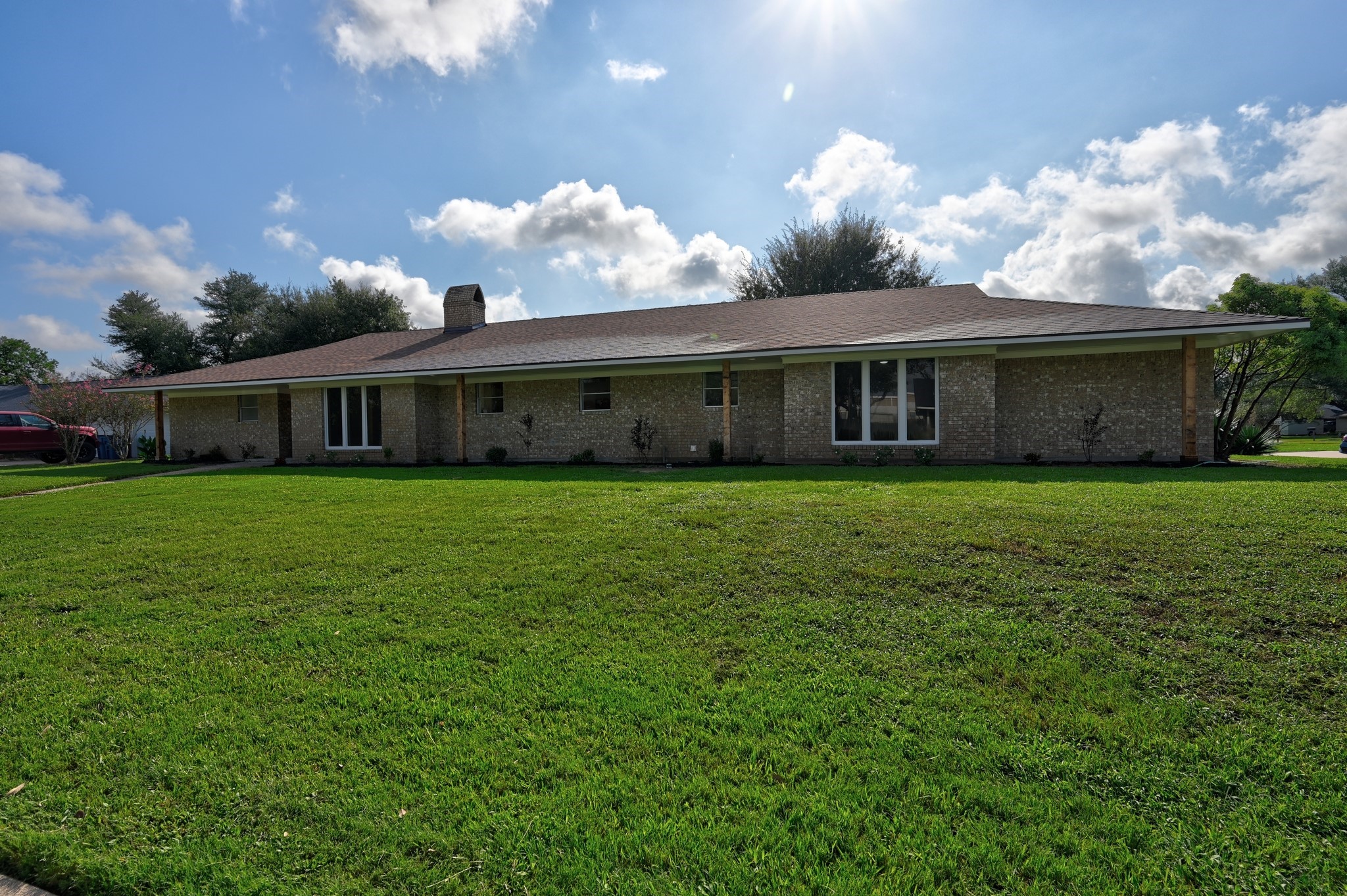 687 Bending Oaks Drive Property Photo 1