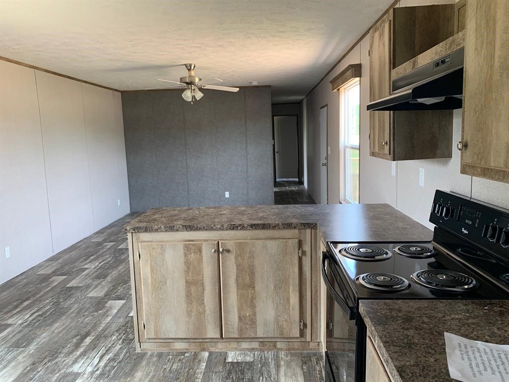 16496 Dunhill Lane Property Photo 3