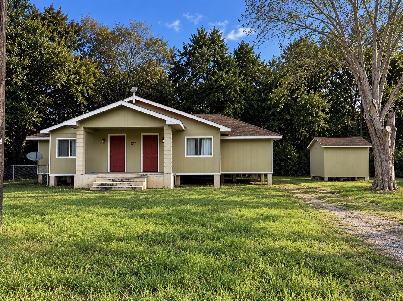 211 N Texas Avenue Property Photo 1
