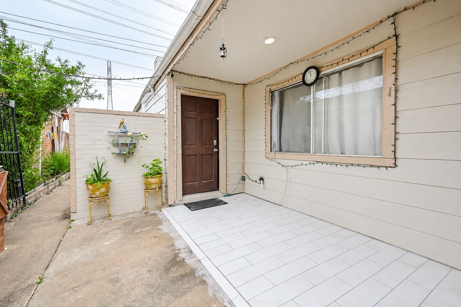 9319 Belle Park Drive Property Photo 2