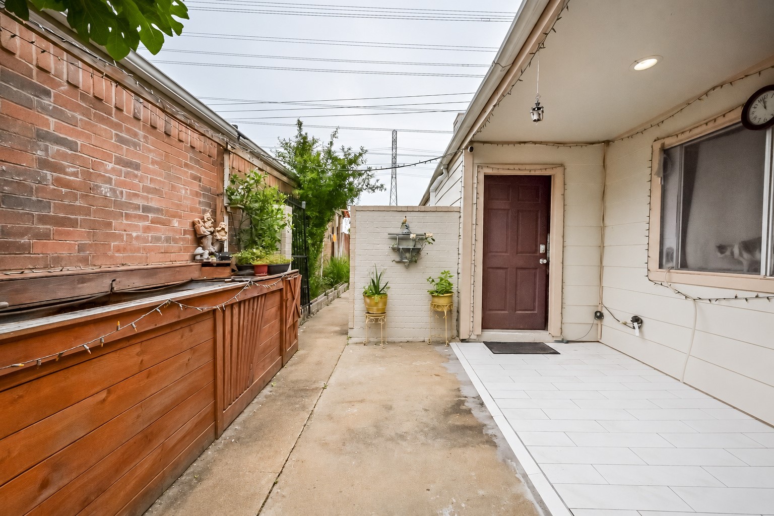 9319 Belle Park Drive Property Photo 3