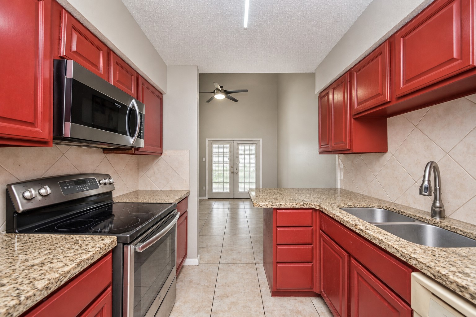 9319 Belle Park Drive Property Photo 6