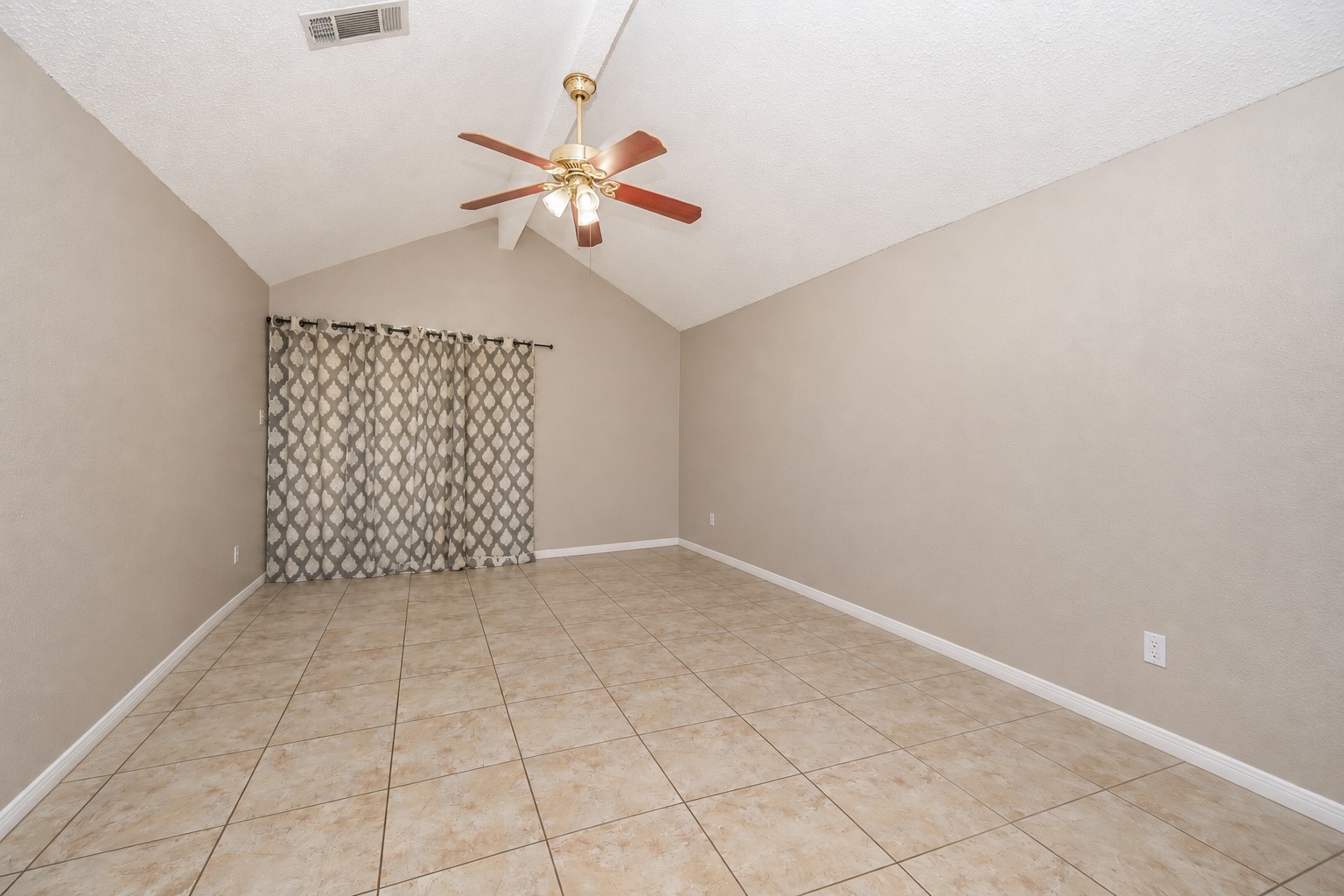 9319 Belle Park Drive Property Photo 11